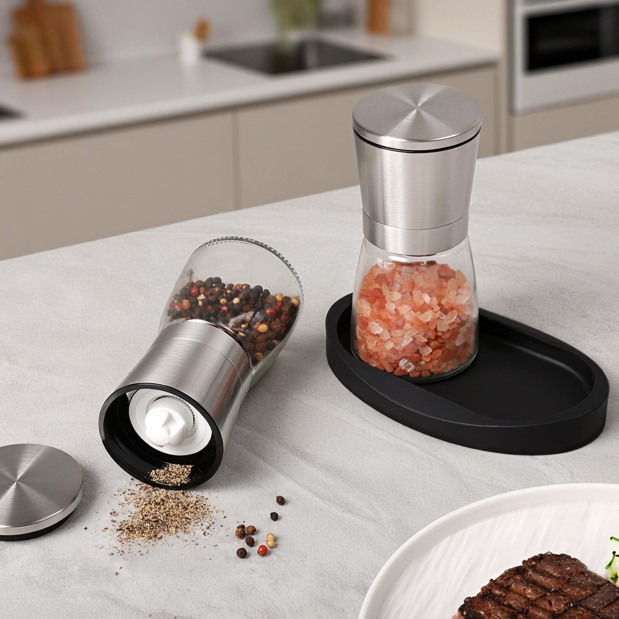 Vevouk Ensemble de moulins à sel et à poivre, en céramique, réglable, en acier inoxydable, avec support en caoutchouc pour moudre le poivre, la cuisine [Classe énergétique A++]