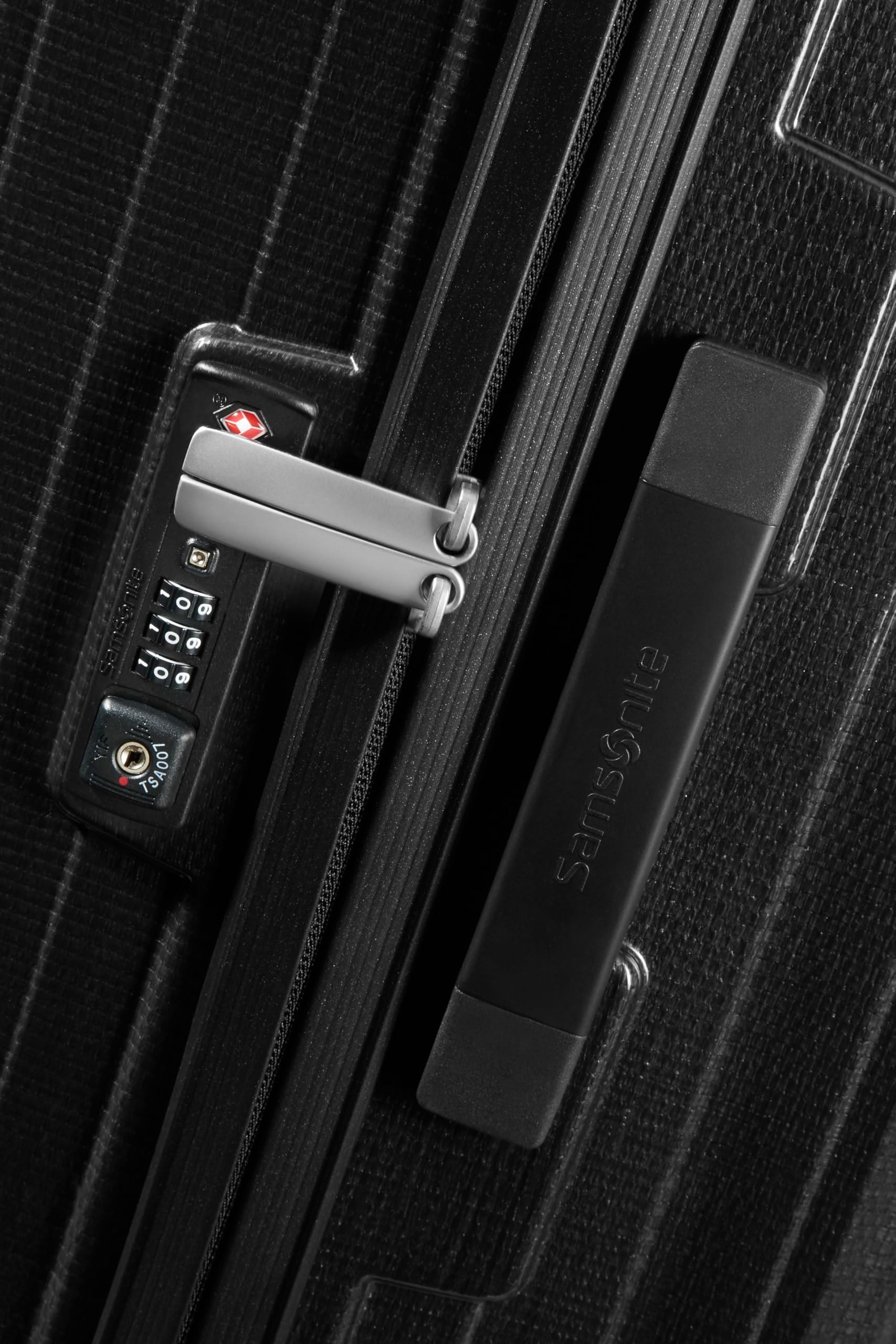 Samsonite Lite-Box - Premium Hartschalenkoffer Mittelgroß 69 cm, Reisekoffer mit 4 Rollen, Leicht, TSA-Schloss, 75L - 2.80 KG - Schwarz
