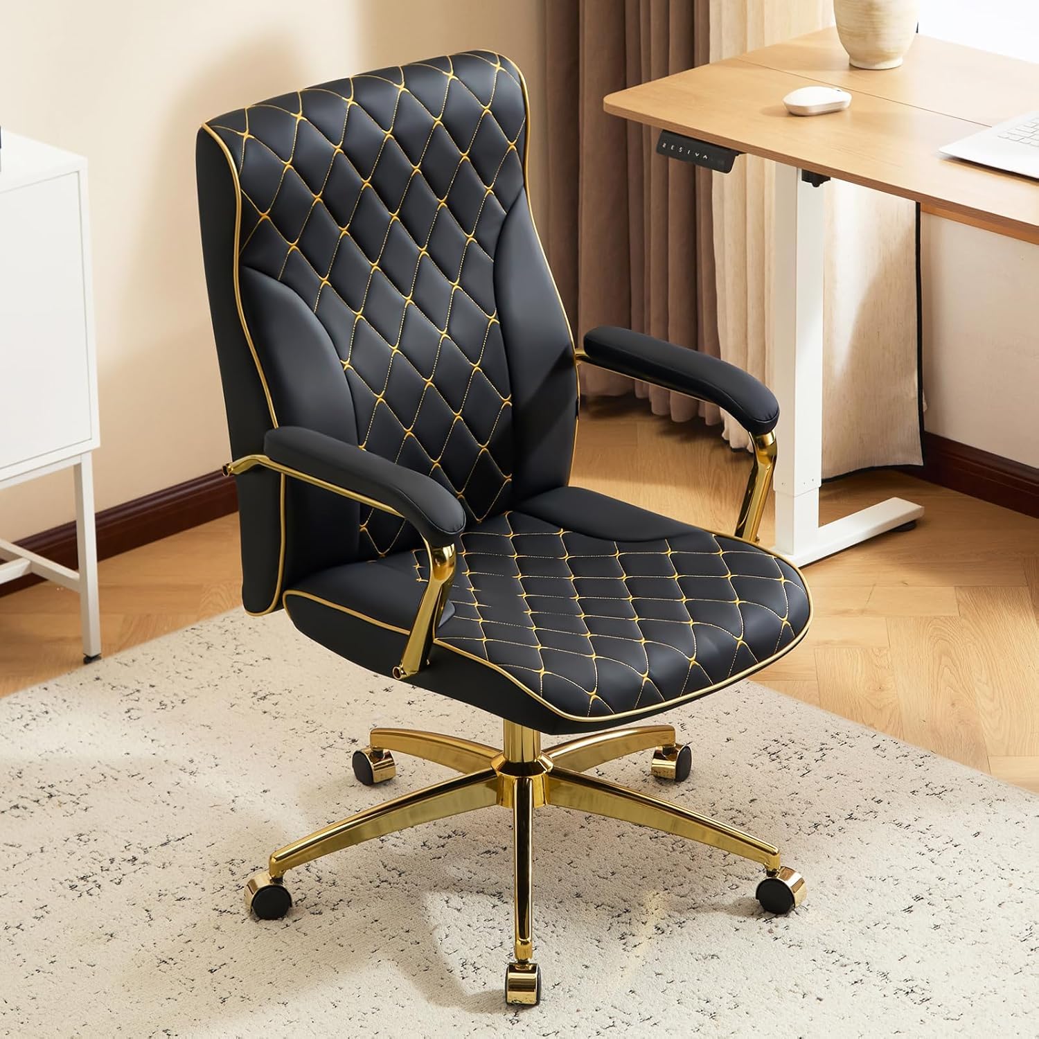 Bürostuhl Ergonomisch, PU Leder Chefsessel, Schreibtischstuhl Computerstuhl Drehstuhl mit Hoher Rückenlehne, Gepolsterter Armlehnen und Höhenverstellbar, Neigefunktion, Schwarz