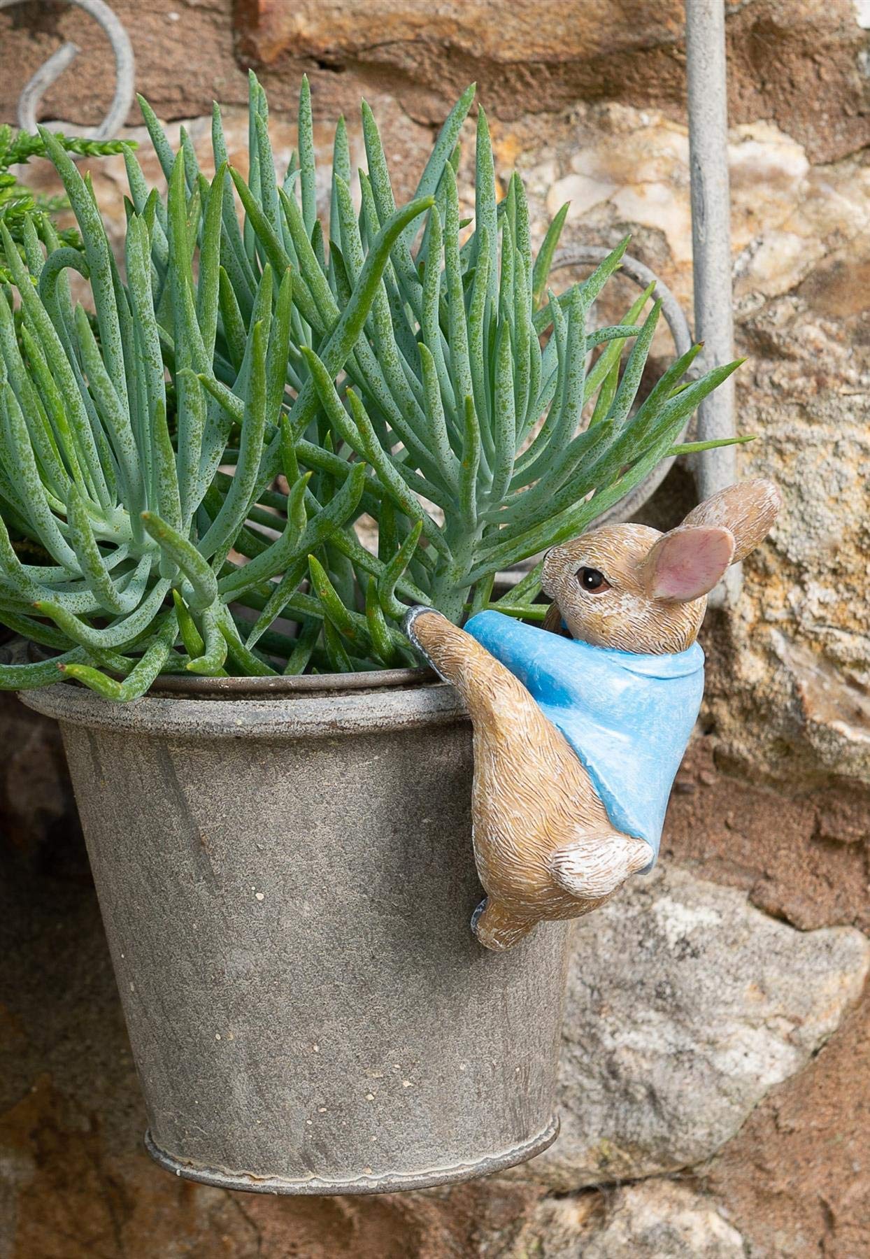 Pot Buddies Beatrix Potter Pierre Lapin Figurine Grimpante Pot de Fleurs à Suspendre - Figurine de Jardin Fabriquée à la Main - Figurine Décorative de Pot de Fleurs pour l’Extérieur ou l’Intérieur