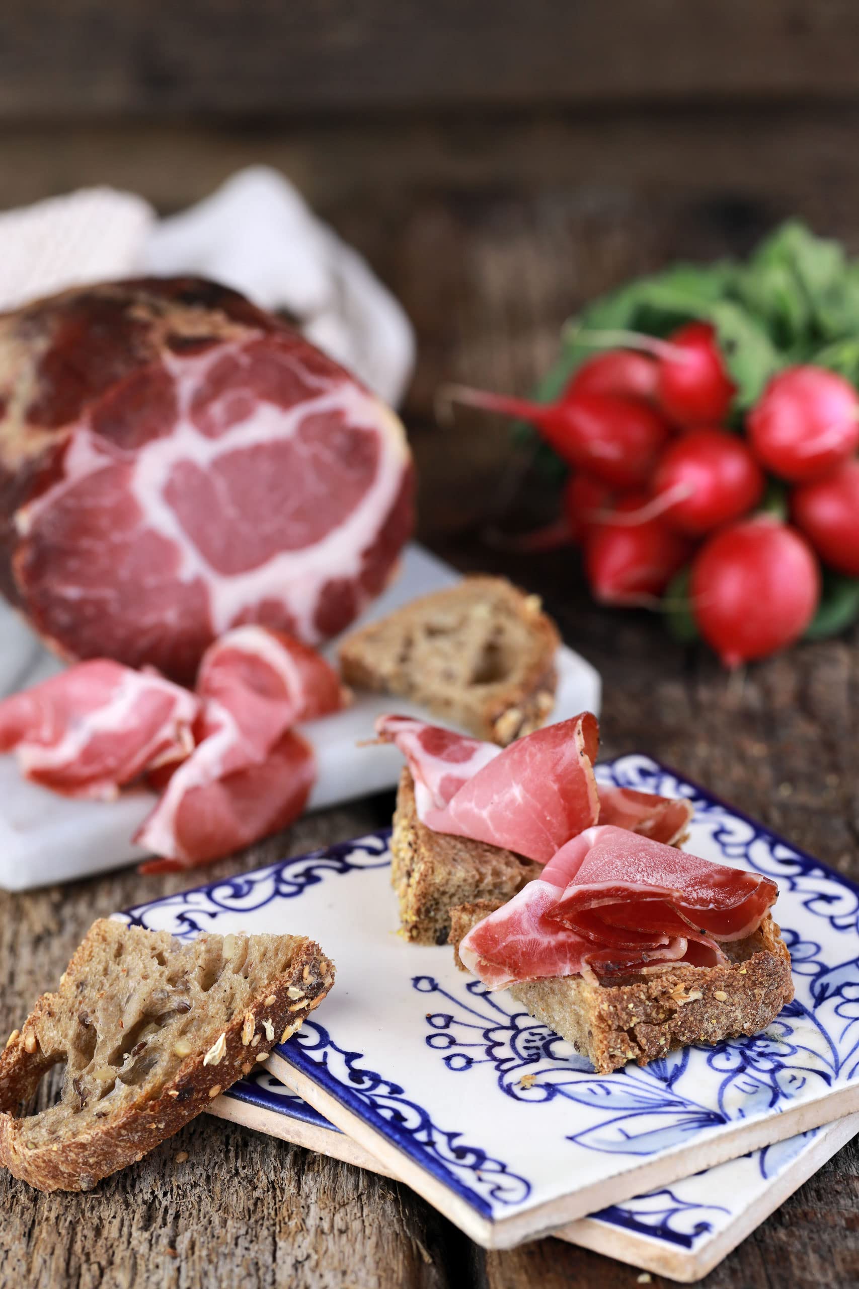 Coppa Affumicata (Capocollo Affumicato) | trancio sottovuoto da 0,5 kg | Prodotto tipico Toscano | Affumicatura Naturale | Salumificio Artigianale Gombitelli - Toscana