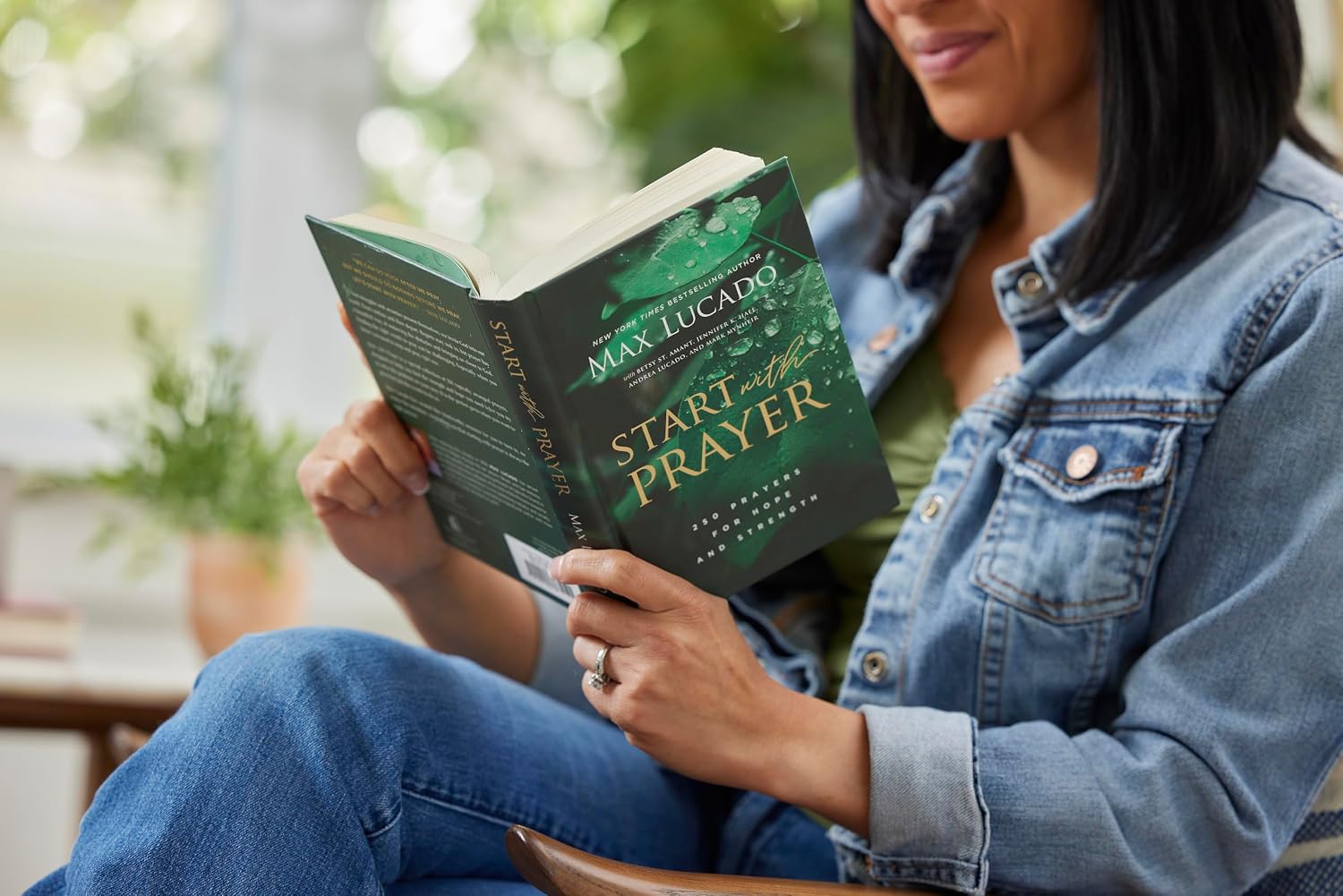 Start with Prayer: 250 Prayers for Hope and Strength - The Perfect Christian Devotional Prayer and Scripture Gift