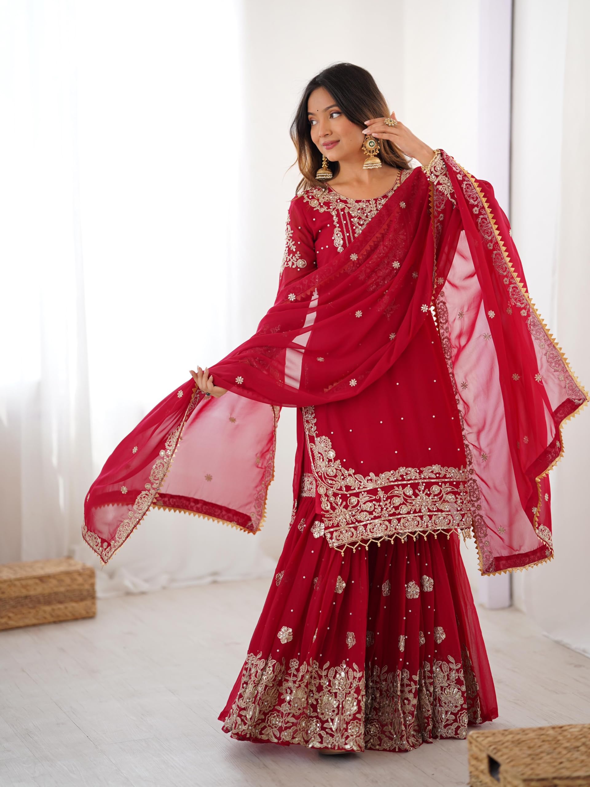 Hochzeitskleidung Sharara Style Anzug Georgette mit Stickerei Arbeit Sharara Anzug 16013