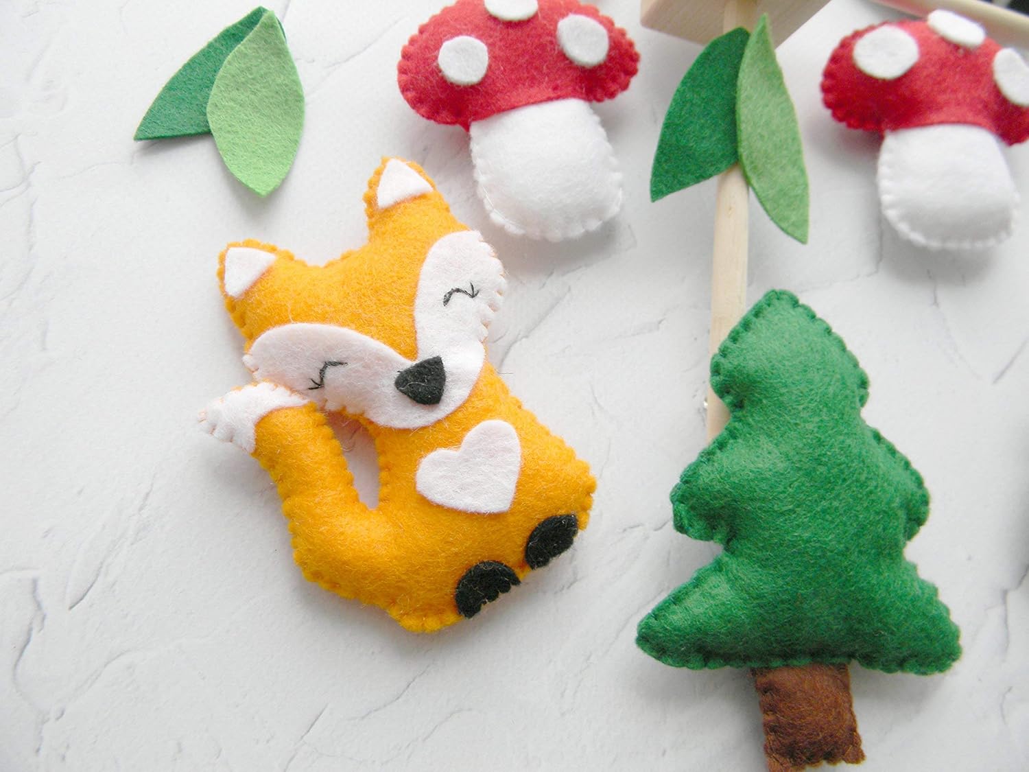 Forest mobile Woodland mobile Baby crib mobile Forest animal mobile Nursery mobile Nature mobile Cot mobile Bear Fox Deer Raccoon felt
