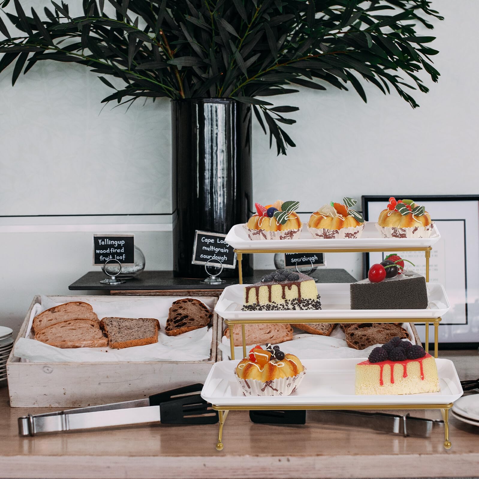 Alzata da dessert a più livelli per matrimoni e feste, piatti da portata bianchi con griglia in metallo, per buffet e hotel, eleganti vassoi per presentazioni alimentari