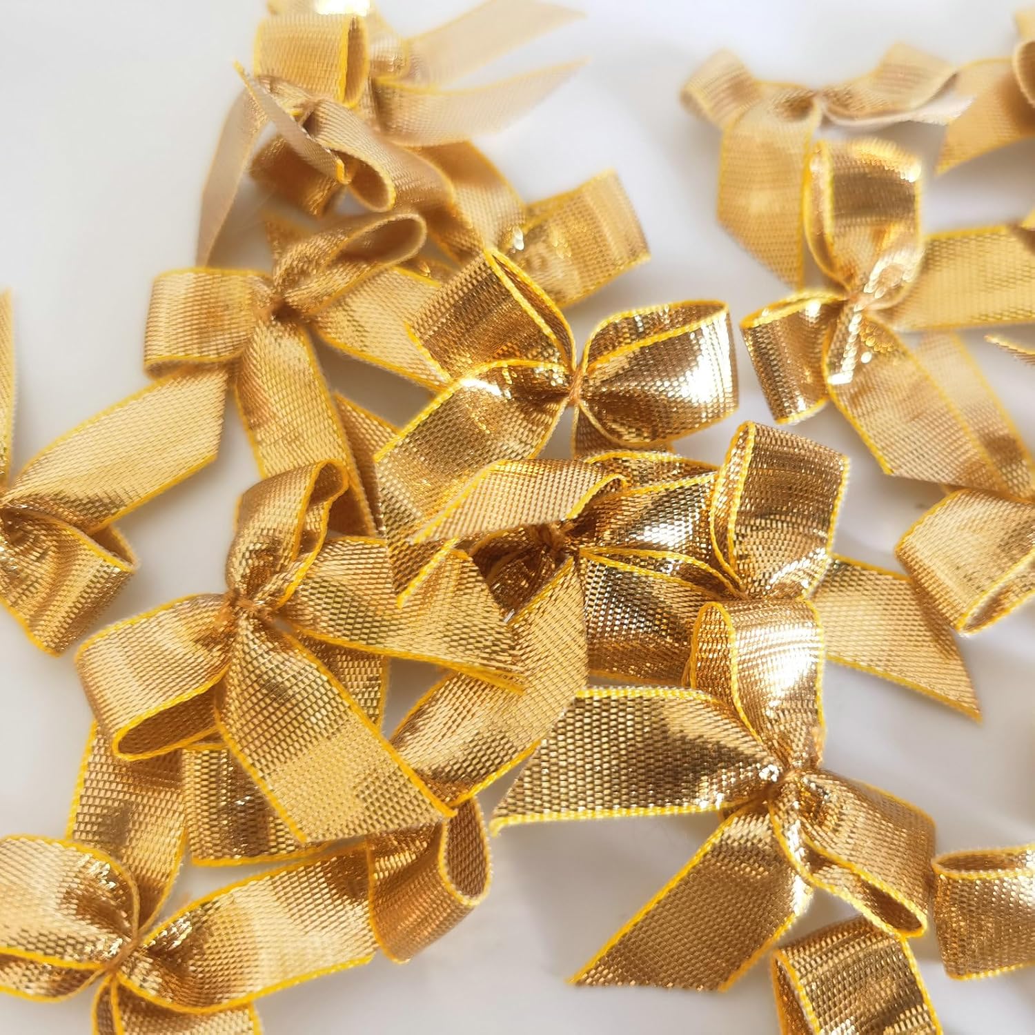 MIKEMENG 50pcs/Bag Mini Ribbon Bows for Crafts Metallic Ribbon Ornaments for Christmas Gift Wrapping Tiny Bows Appliques Craft for Sewing,Scrapbook(1.2-Inch,Gold)