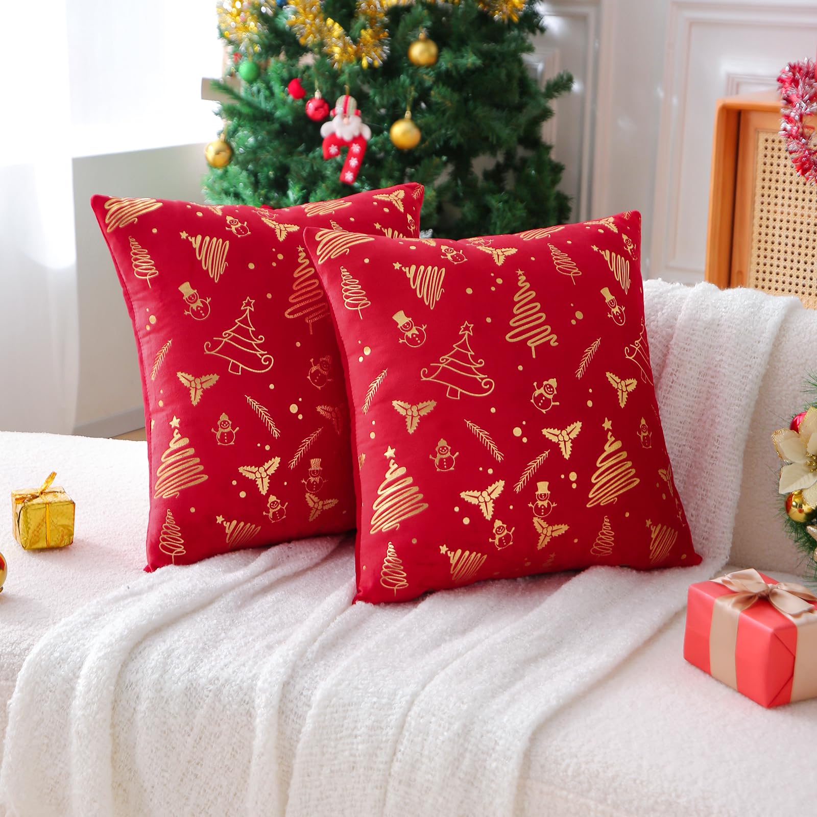 Softalker Lot 2 Housses De Coussin Velours Noël – Rouge, Motifs Dorés Bonhomme De Neige Et Sapin (45x45cm)