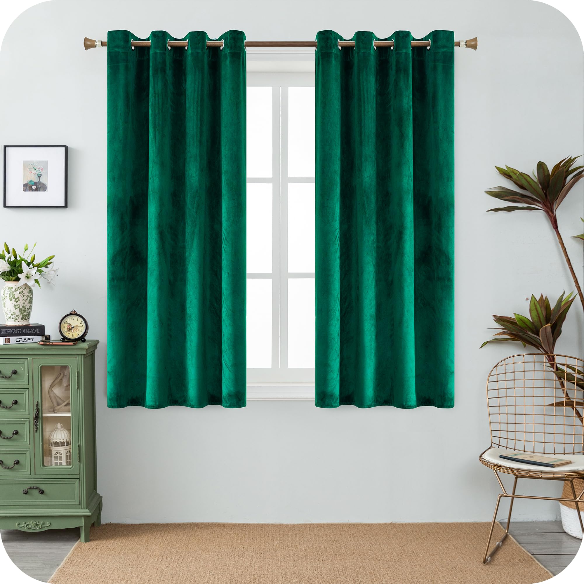 GIRASOLE HOME Adelaide Thermo-Vorhänge, blickdicht, aus Samt, 2 Paneele à 140 x 150 cm, mit Ösen, Grün, 1 Paar