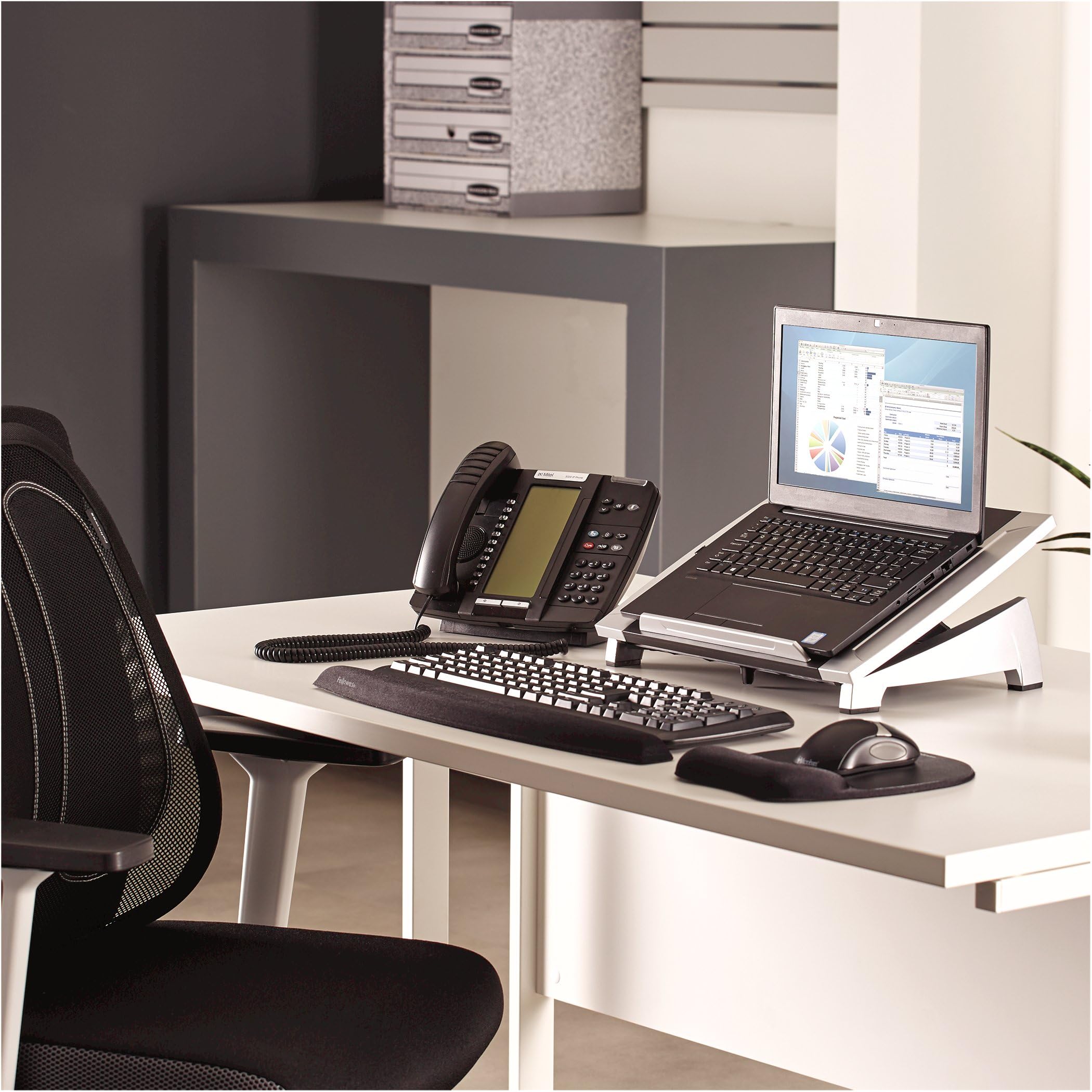 Fellowes support pour ordinateur portable Office Suites, pieds antidérapants, pour ordinateur portable jusqu'à 17"