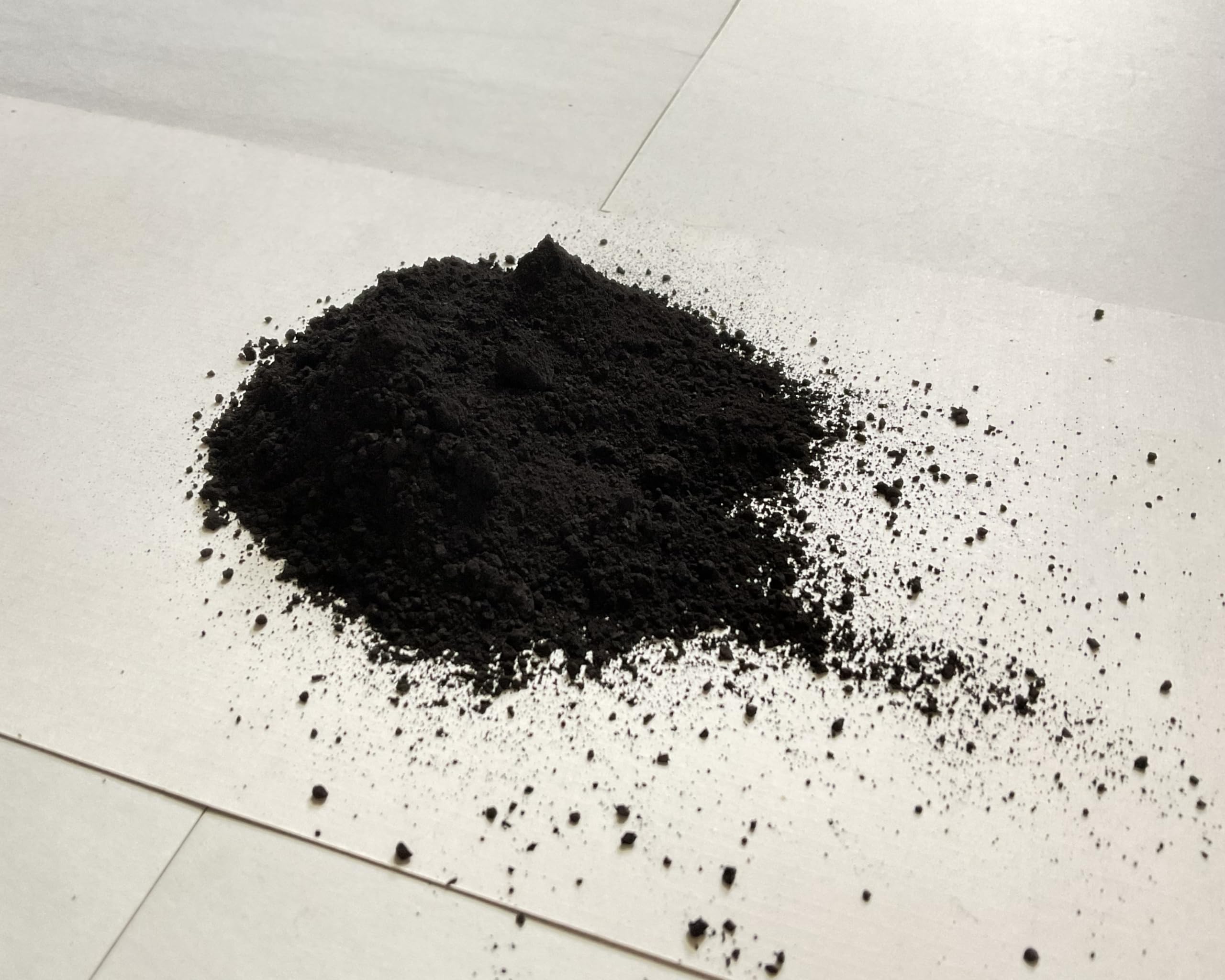 Magnetic Powder - 1 kg - Fine Pure Black Magnetic Powder from Crushed Ferrite Magnets - With 2 Free Ferrite Magnet Rings 80 mm - Iron Oxide Ferrite Powder- For Science, Project, Garden (B0D77WFDD8) Amazon Price History, Amazon Price Tracker