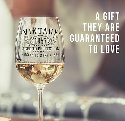 Miniatura 392 de Spotted Dog Company Copa de vino con tallo de 16 onzas con estampado vintage de 1973 – Regalos de cumpleaños 52 para mujeres – Saludos a los 52 años