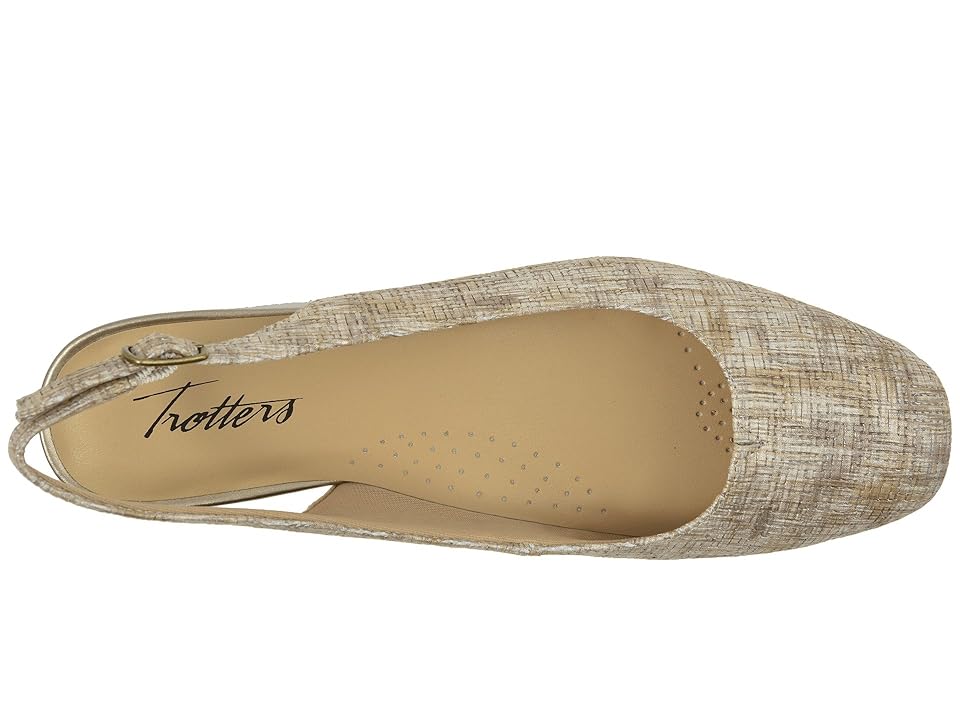 

Trotters Lenore (Sand/Biege) Women's Slip on Shoes, Beige