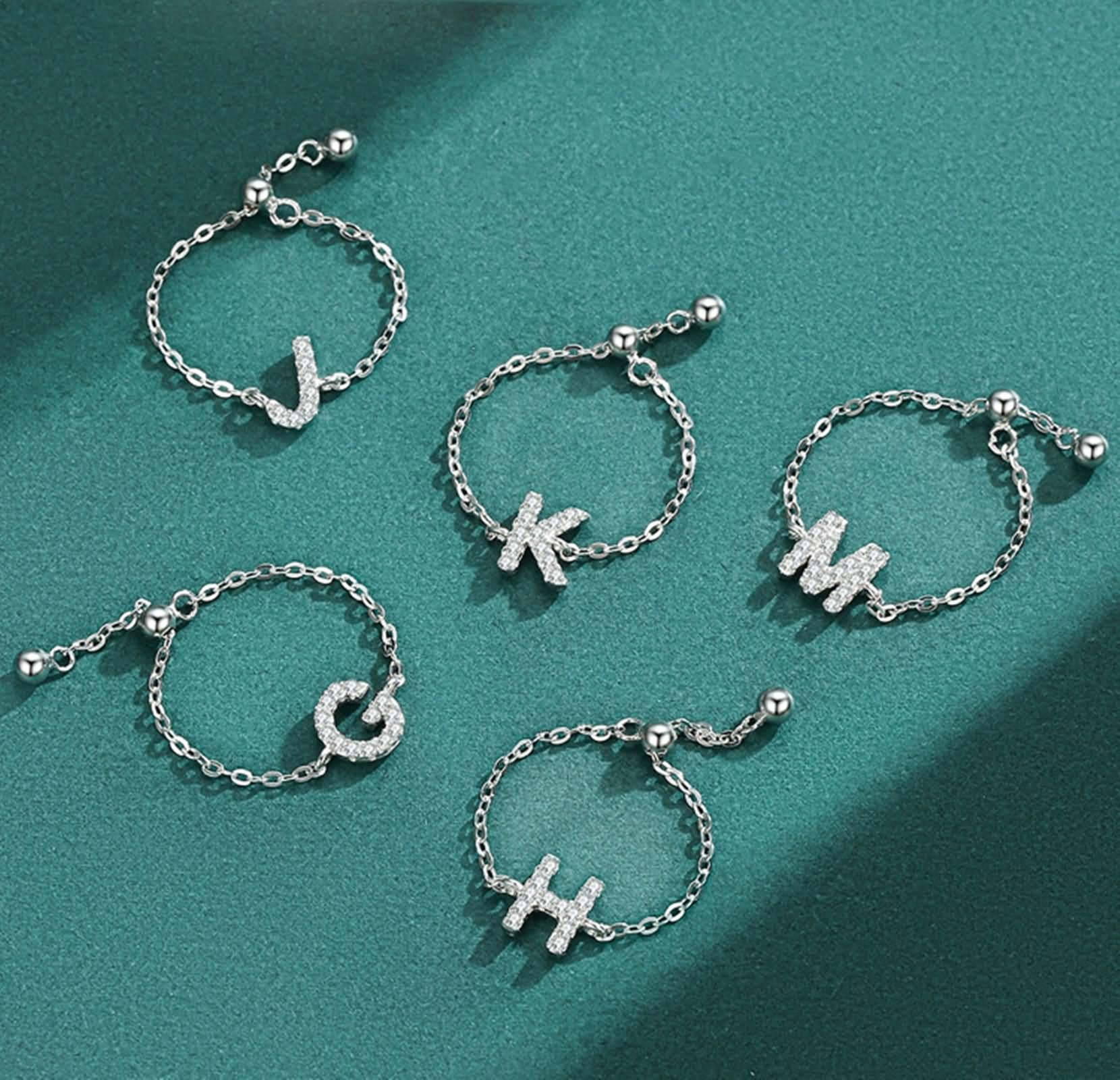 Alianza de boda de diamante para mujer, anillo de amor con letra J de plata con diamante redondo PT950 y oro blanco