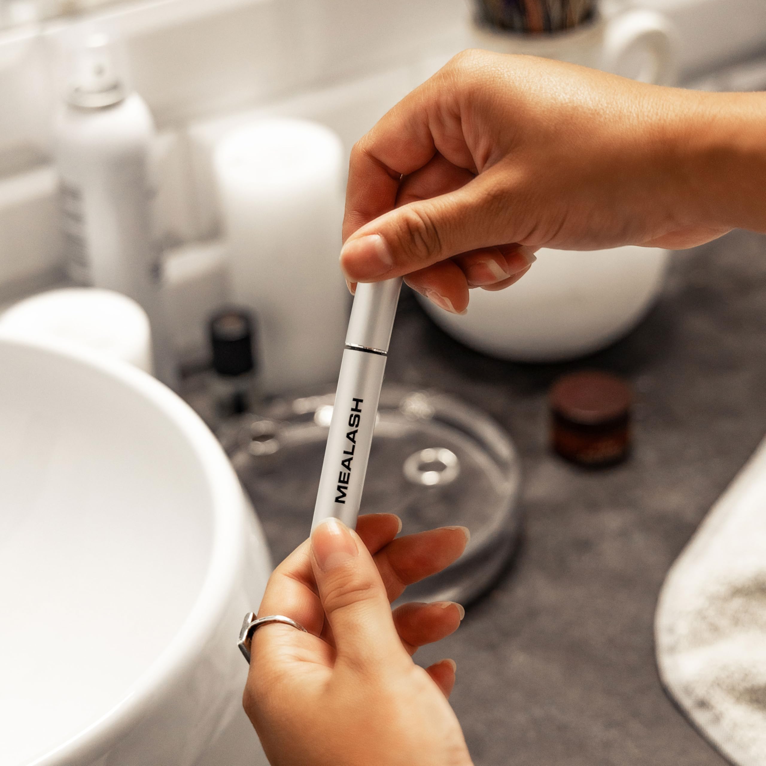MEALASH Siero Ciglia Allungante | Siero Nutriente per Ciglia Visibilmente Più Lunghe, Folte e Spesse | Con Biotina, Acido Ialuronico e Peptidi | Trattamento Rinforzante Naturale | Plastimea