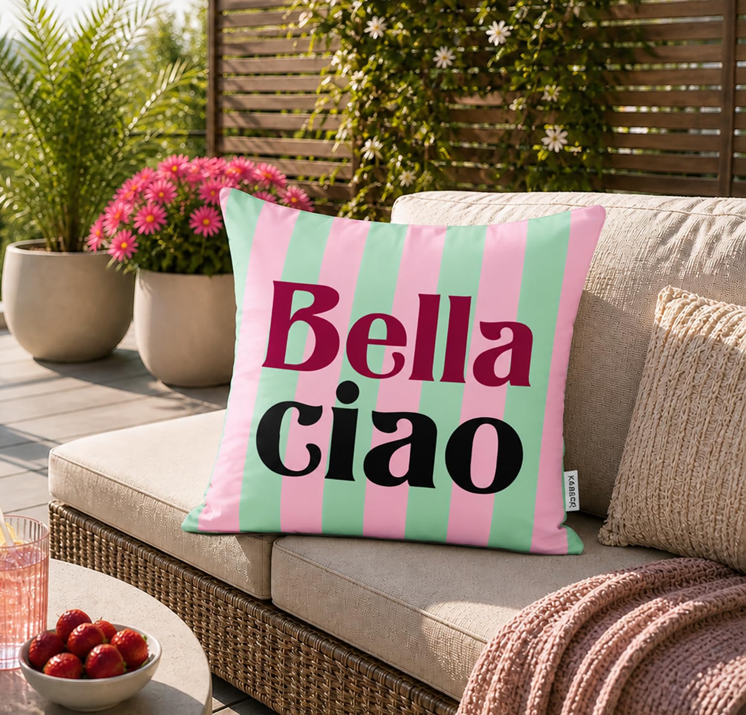 KAMACA Outdoor Dekokissen Bella Ciao, Rosa Mint Gestreift, 45x45 cm | 370g Füllung, Wasserabweisend, Schmutzabweisend, Strapazierfähig, Balkon Terrasse Lounge