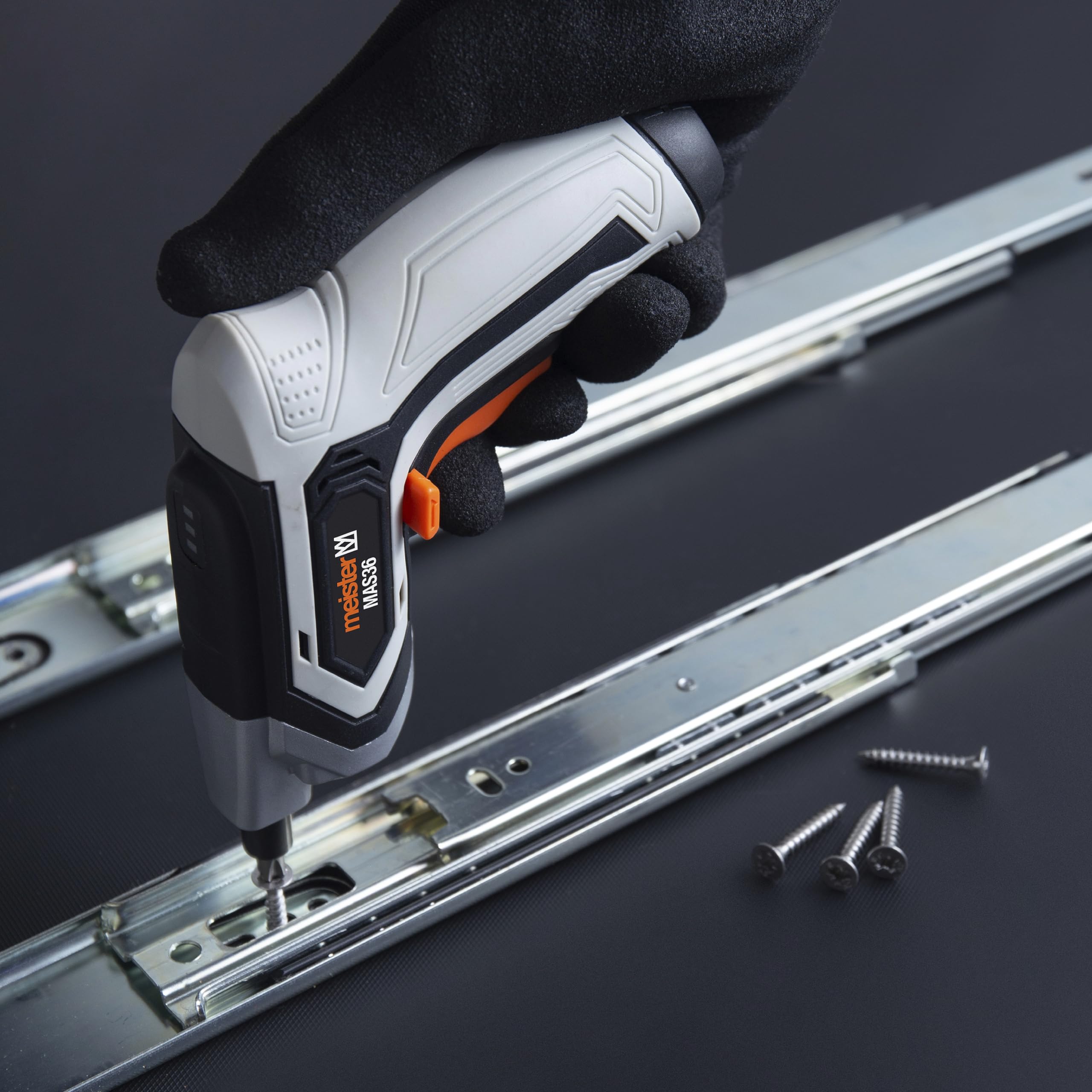 Meister Wkrętarka akumulatorowa 3,6 V, MAS36-2 Ah – lampa robocza LED – magnetyczna półka – idealna do śrub blisko krawędzi/wkrętarki akumulatorowej z zestawem bitów/mini wkrętarką akumulatorową /