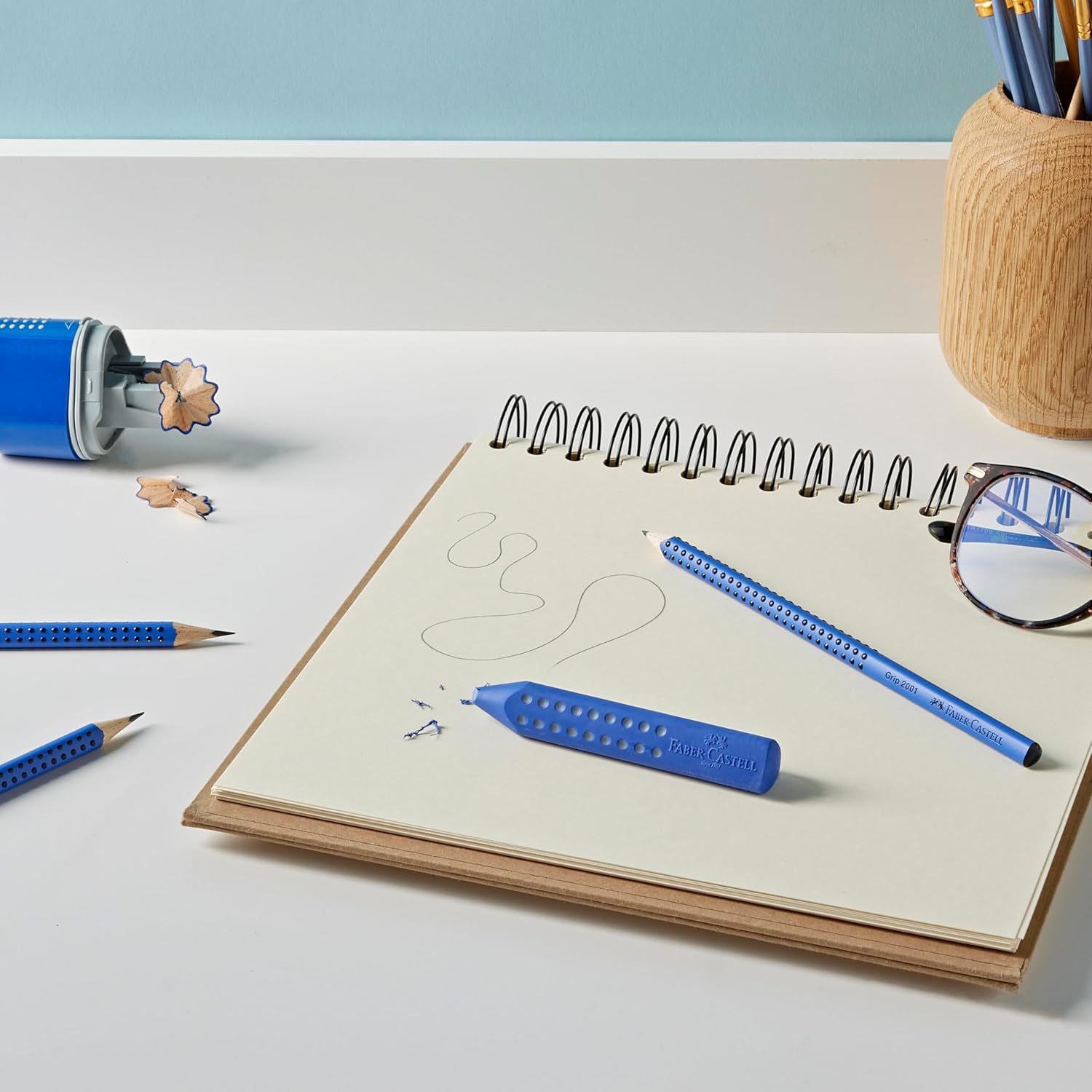 FABER-CASTELL 580023 Grip 2001 Pencil Set 5-Piece with 3 Pencils, Eraser and Sharpener, Blue