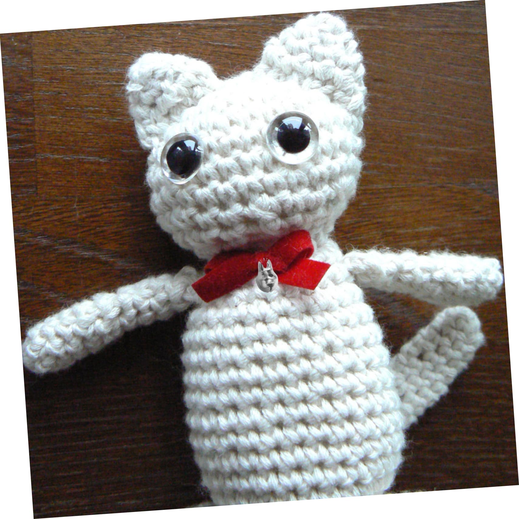 Levemolo 100pcs Metal Crafting Bells Tiny Bells for DIY Decorations Wind Chime Charms