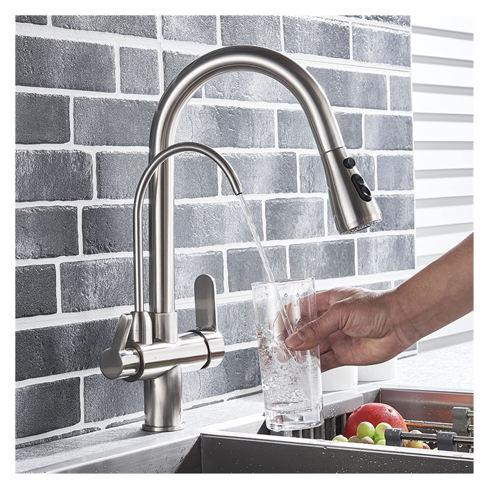 Hochleistungs-Küchenarmatur mit Wasserfilter, Zwei Griffen, 360°-Drehung und verchromter Oberfläche für einfache Wasserreinigung und verbesserte Filtration.