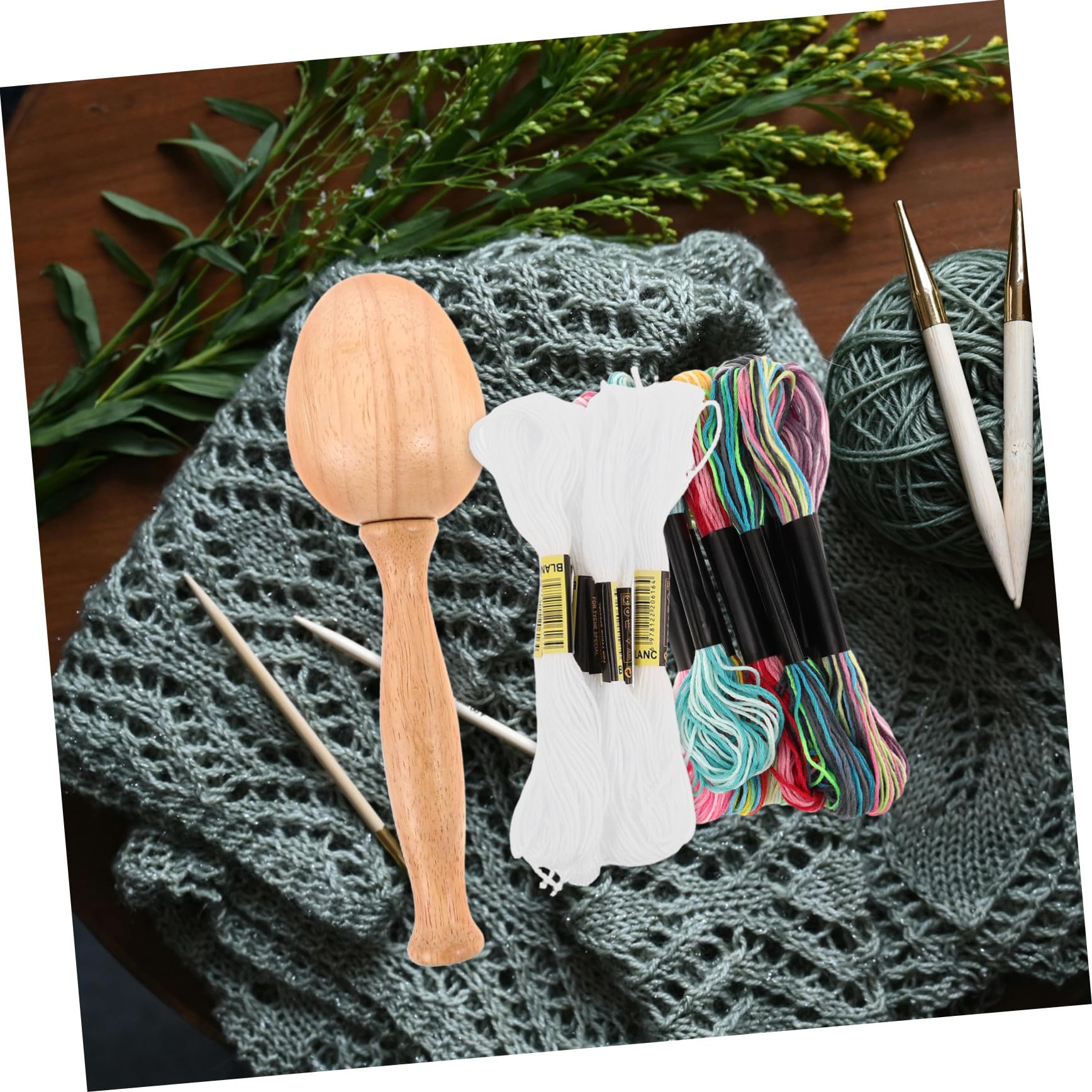 Kit de Zurcido Forma de Huevo para Principiantes y Expertos | 1 Juego, Madera Plástico Metal, Almacenamiento de Aguja, Reparación de Daños en Lana y Vaqueros Color Aleatorio