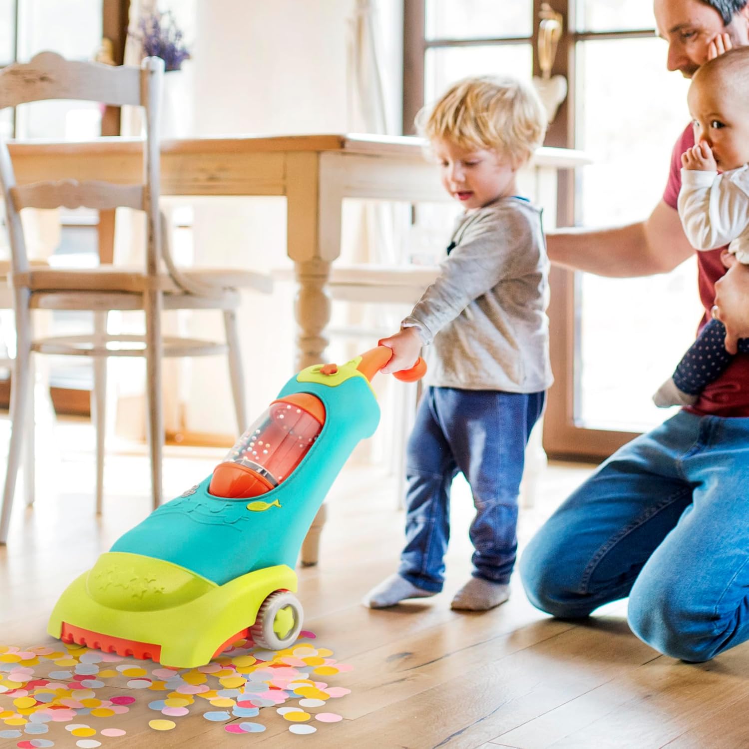 Battat – Musical Vacuum Cleaner – Lights & Sounds with 2 Songs – Pretend Play Chores & Activities – Clean n' Sing – 2+ Years