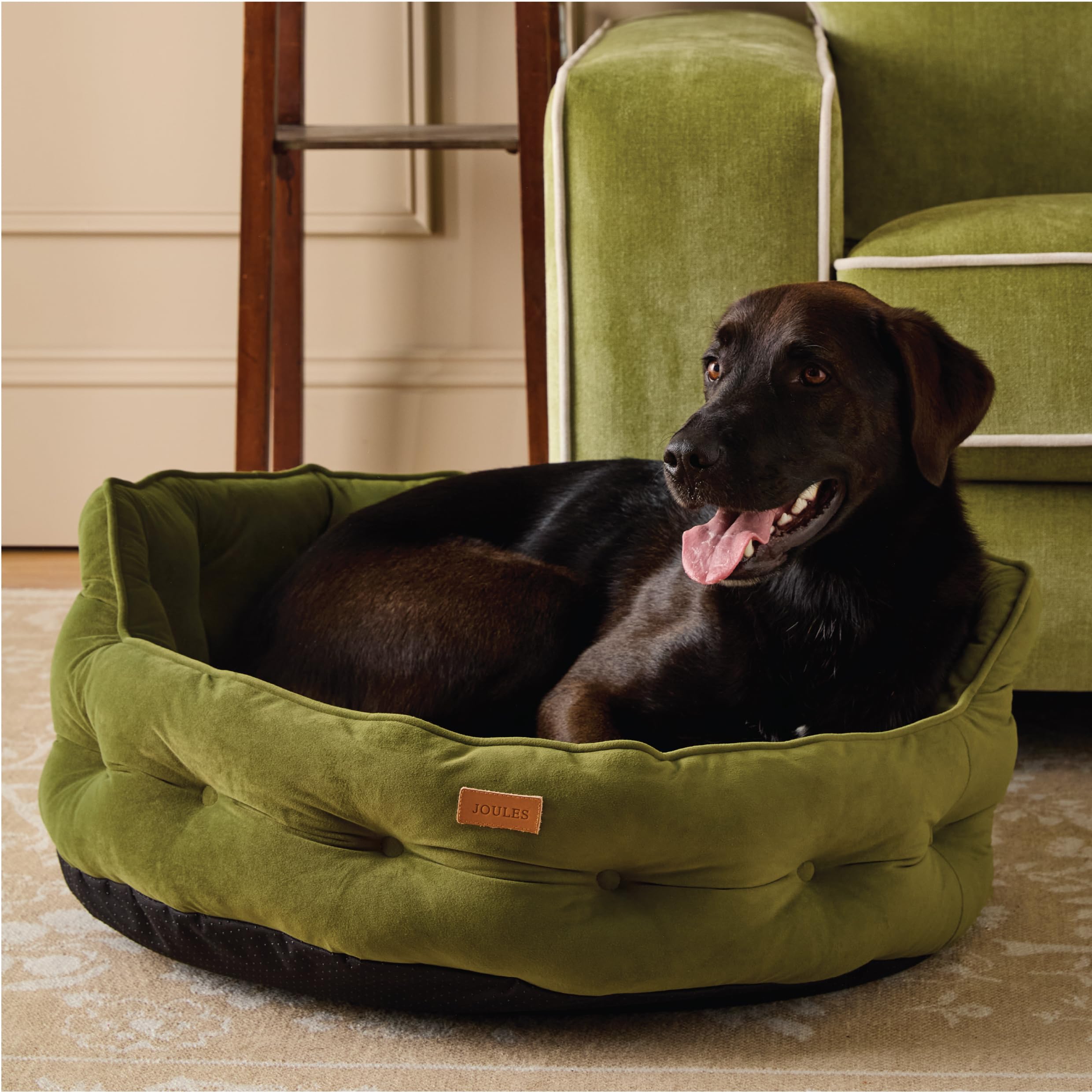 B&Q -  Luxury Chesterfield Dog BedKhaki