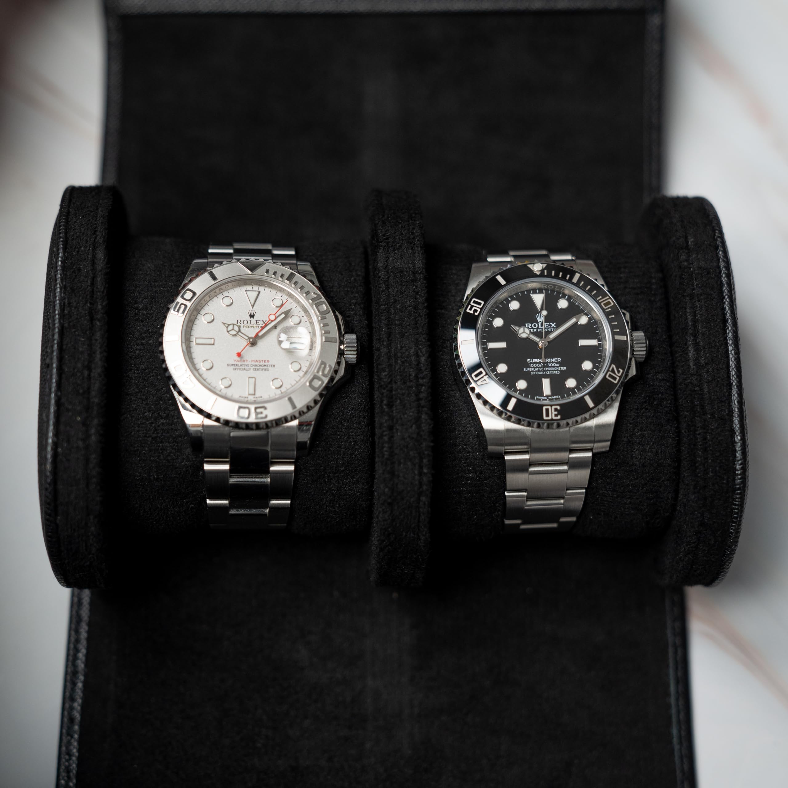 Rotolo per orologi a due fessure - Tutto nero in saffiano