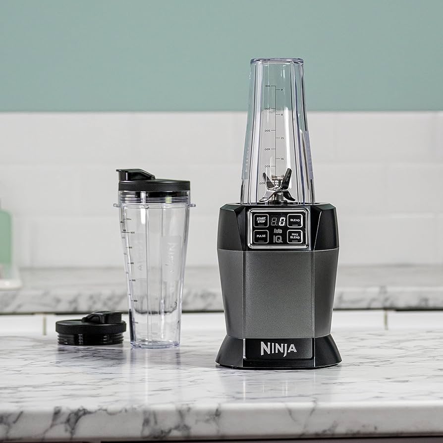 Ninja Professional 1100W ブレンダー Ninja Professional Series 1100W Review & Easy Fruit Smoothie
