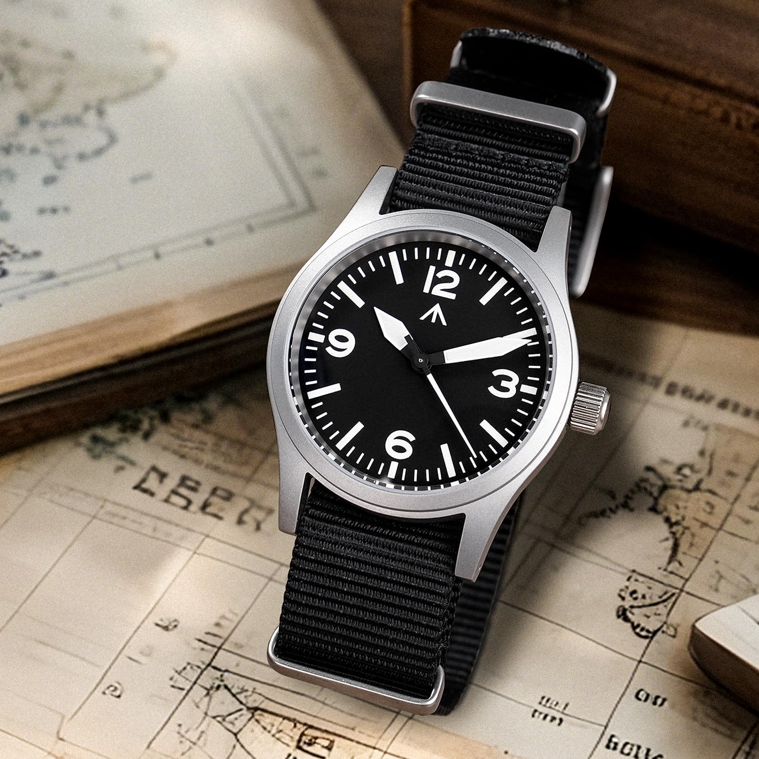 Militado ML05 VH31 - Orologio al quarzo da uomo, 38 mm, con vetro zaffiro bombato, super luminoso, stile retrò, impermeabile fino a 100 m