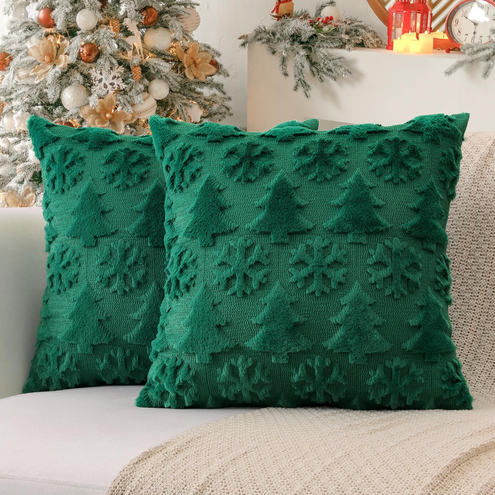 Sungeek Set of 2 Christmas Cushion Covers 60x60 cm, Soft Plush Faux Fur Christmas Tree Snowflake Winter Holiday Xmas Decorative Square Throw Pillow Cover Cases for Sofa Couch Bed Living Room, Green