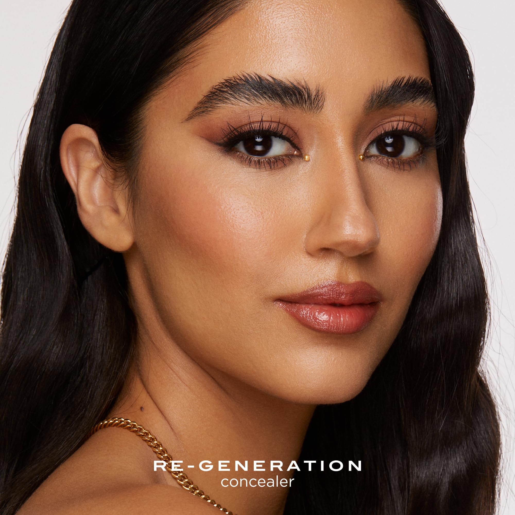 NABLA Correttore Re-Generation Medium Peach | Formula Skincare Anti-Età Liftante con Alta Coprenza a Lunga Durata, Ideale per Occhiaie e Borse | Makeup Professionale Vegano Cruelty-Free.