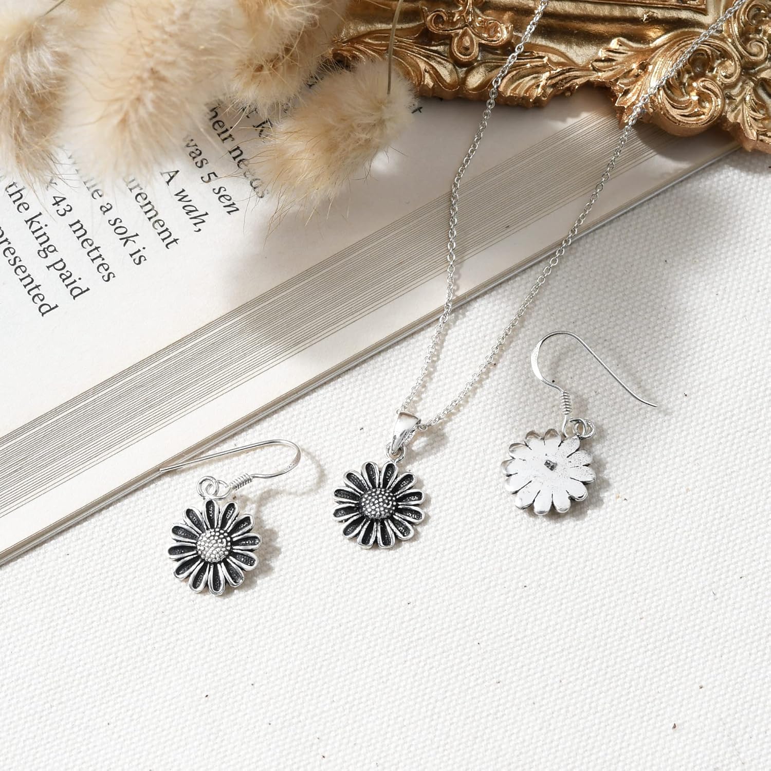 AeraVida Spring Elegance Daisy in Bloom Boho Style .925 Sterling Silver Earrings Necklace Set
