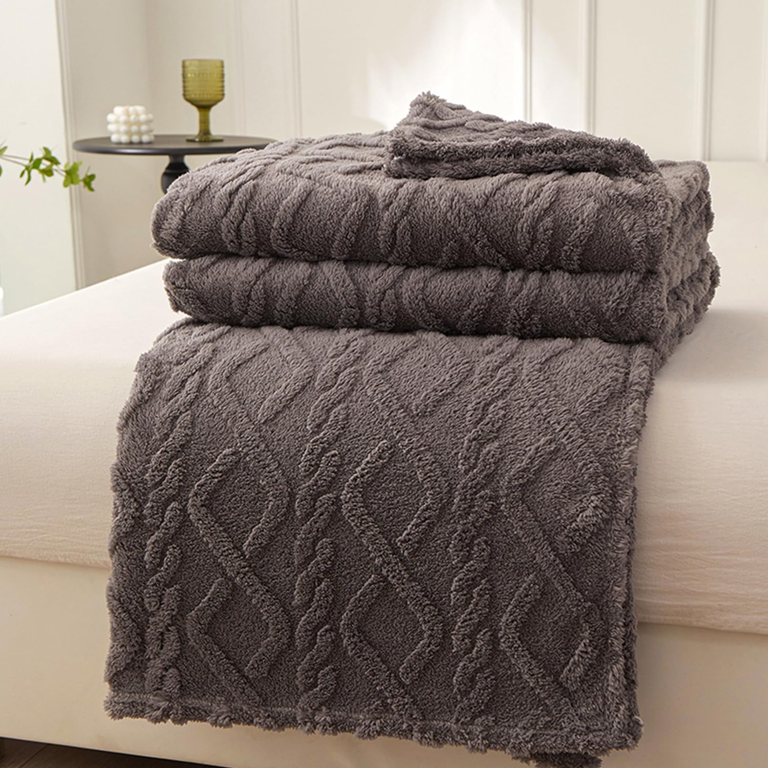 MOFIC Fleece Throw Blanket for Couch, Lightweight Plush Fuzzy Cozy Soft Throws Blankets for Bed, All Season Jacquard Coral Blanket for Bedding Sofa Office (Dark grey, 70X100cm)