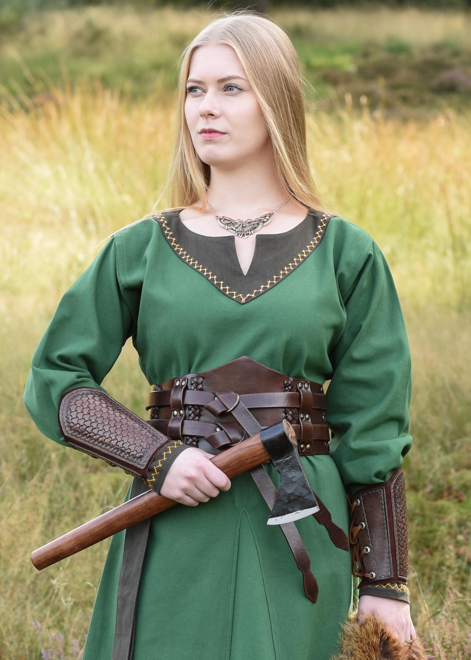 Ulfberth – Armschützer Paar aus geprägtem Leder mit Wildlederunterlage - Wikinger Armschienen - Mittelalter, LARP