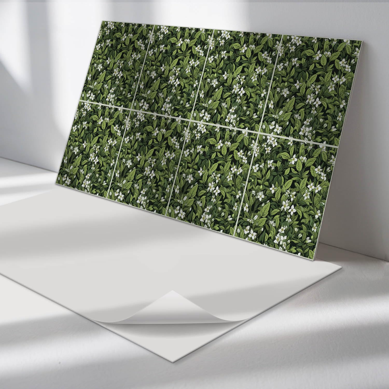 Panneaux décoratifs PVC : la solution aux murs abîmés avec ce vinyle autocollant étanche