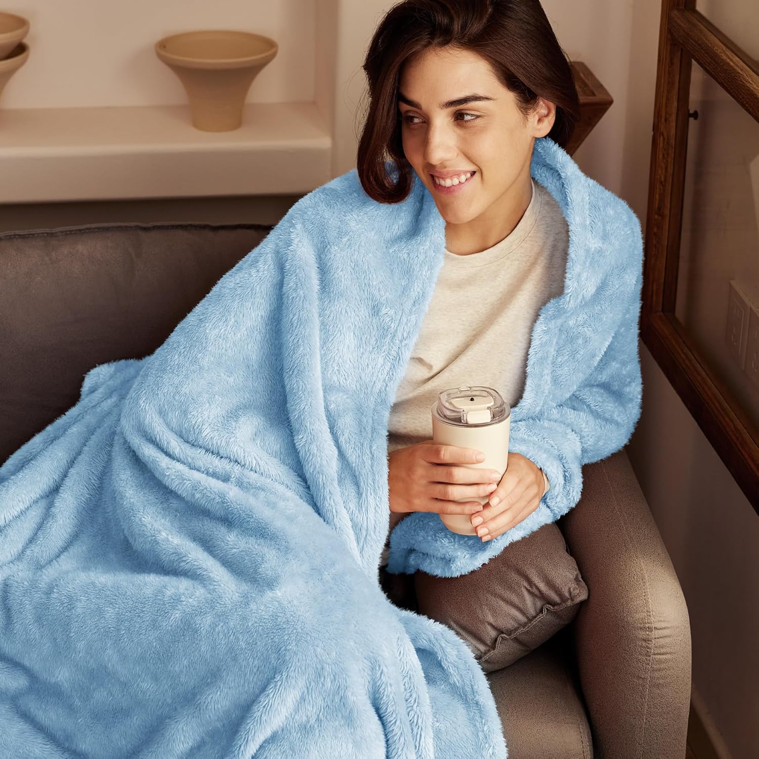 Exclusivo Mezcla Plush Fuzzy Fleece Throw Blanket Extra Large, Super Soft, Fluffy and Warm Blankets for Couch, Bed, All Season (Light Blue, 50x70 inches) - Image 2