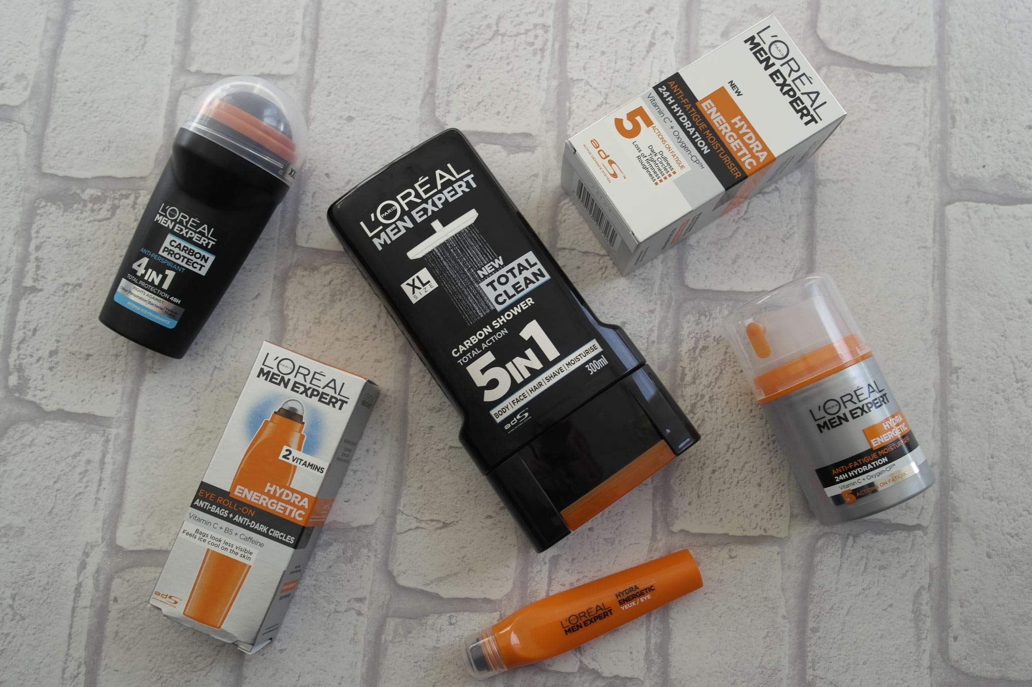 L'Oreal Men Expert Carbon Protect dezodorant w rolce 50 ml, 3 sztuki w opakowaniu