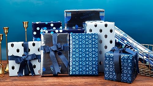 Miniatura 6 de The Dreidel Company Diseño de envoltura de regalo con temática de Hanukkah, rollo de Janucá de 17.5 x 180 pulgadas, hoja de papel de regalo de