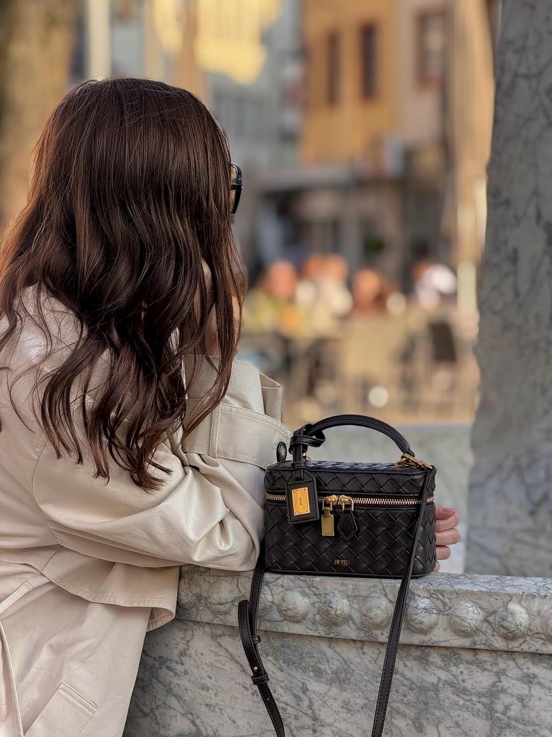 شنطة كليو شكل صندوق بمقبض علوي للنساء من جيه دبليو بي - الصورة 5