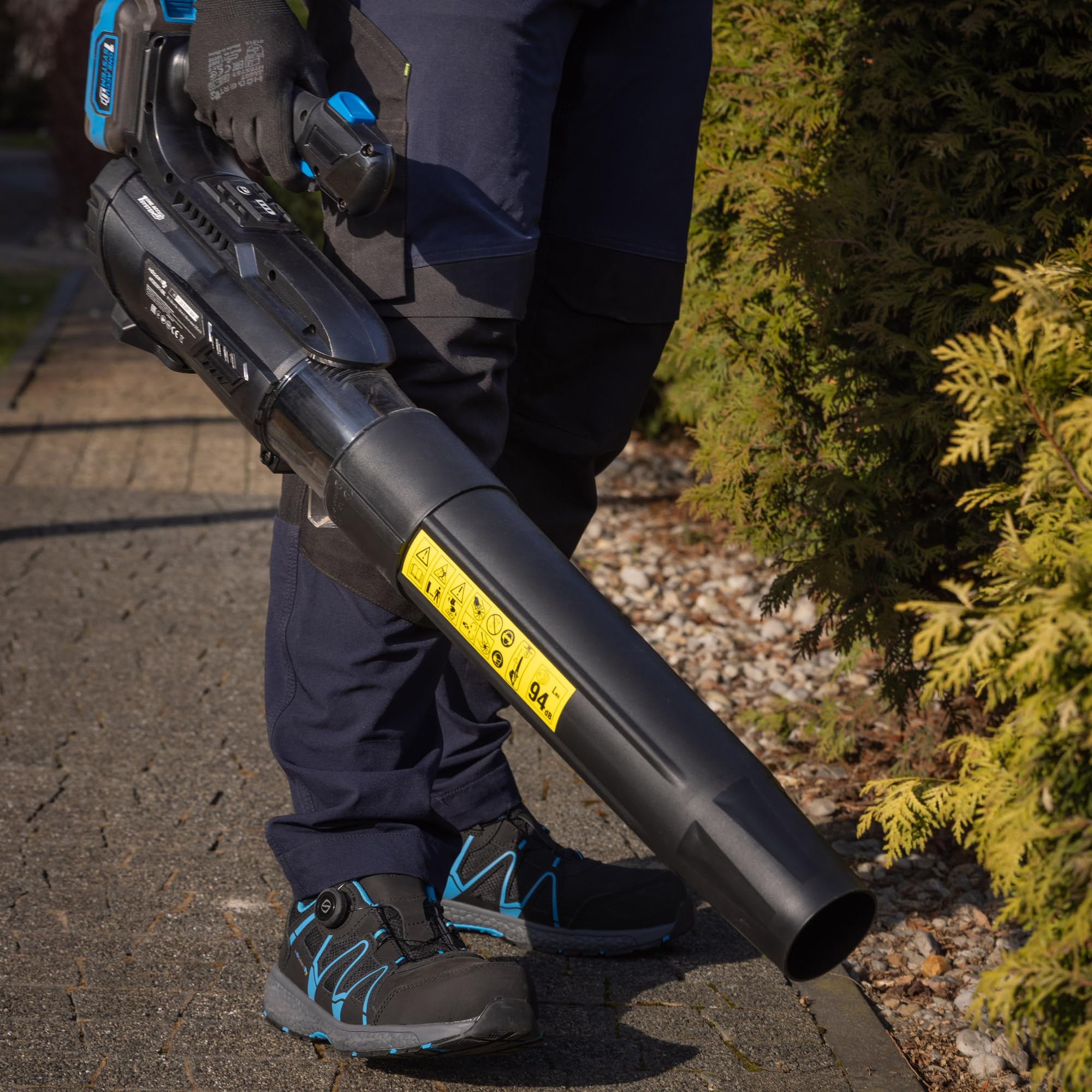 HÖGERT TECHNIK Soplador de Hojas a Batería 18V OneAccuSystem, soplador de jardín inalámbrico, Velocidad de Aire 144 km/h, caudal 570 m³/h, para jardín, terraza y Entrada, sin batería