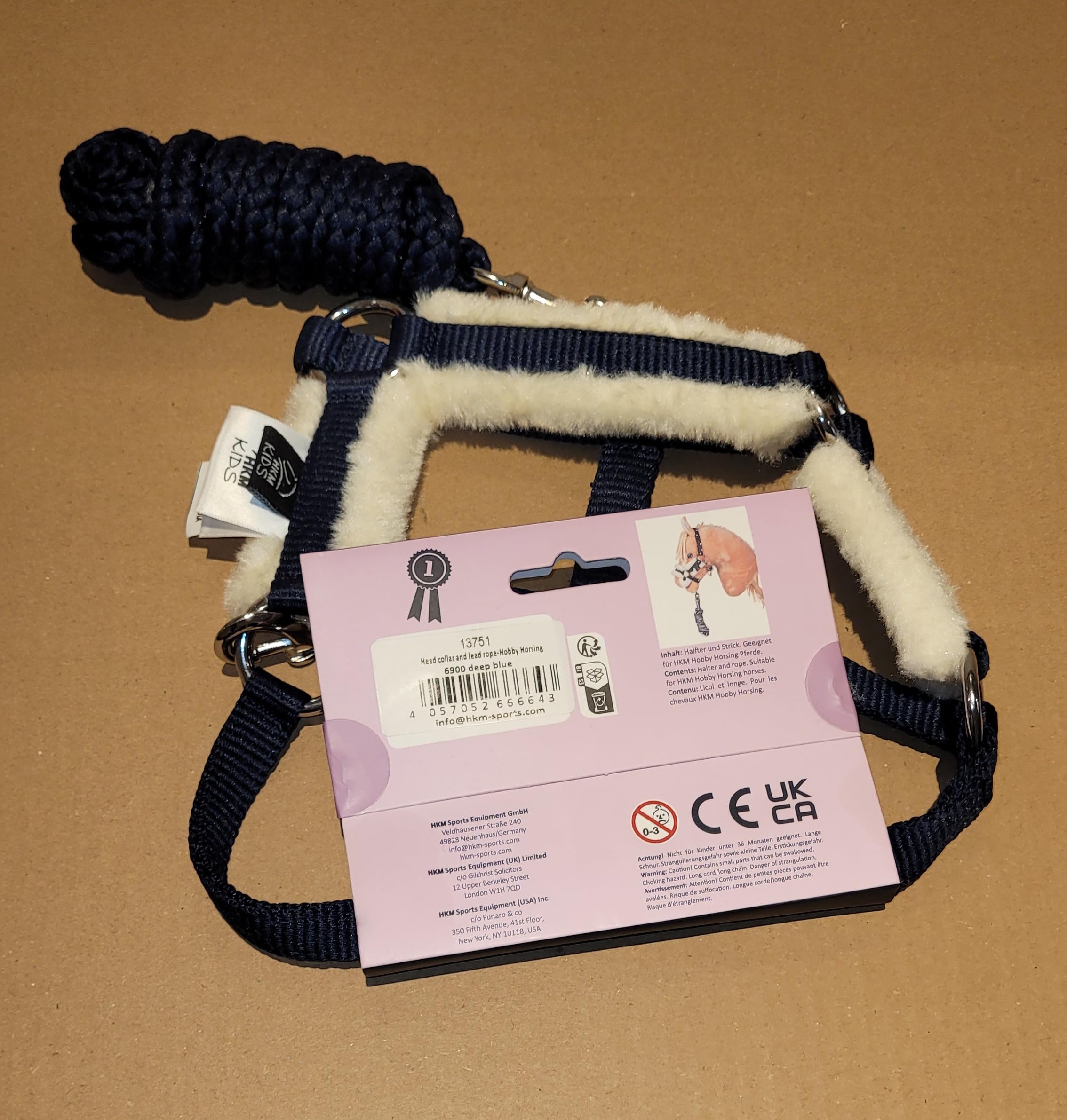 Holly & Claire HKM Hobby Horse „Clara“ – marmoriert grau | Set mit Halfter, Führstrick & Fliegenhaube Navy mit Sternen | Zubehör-Set für Steckenpferde Hobby-Horse-Fans