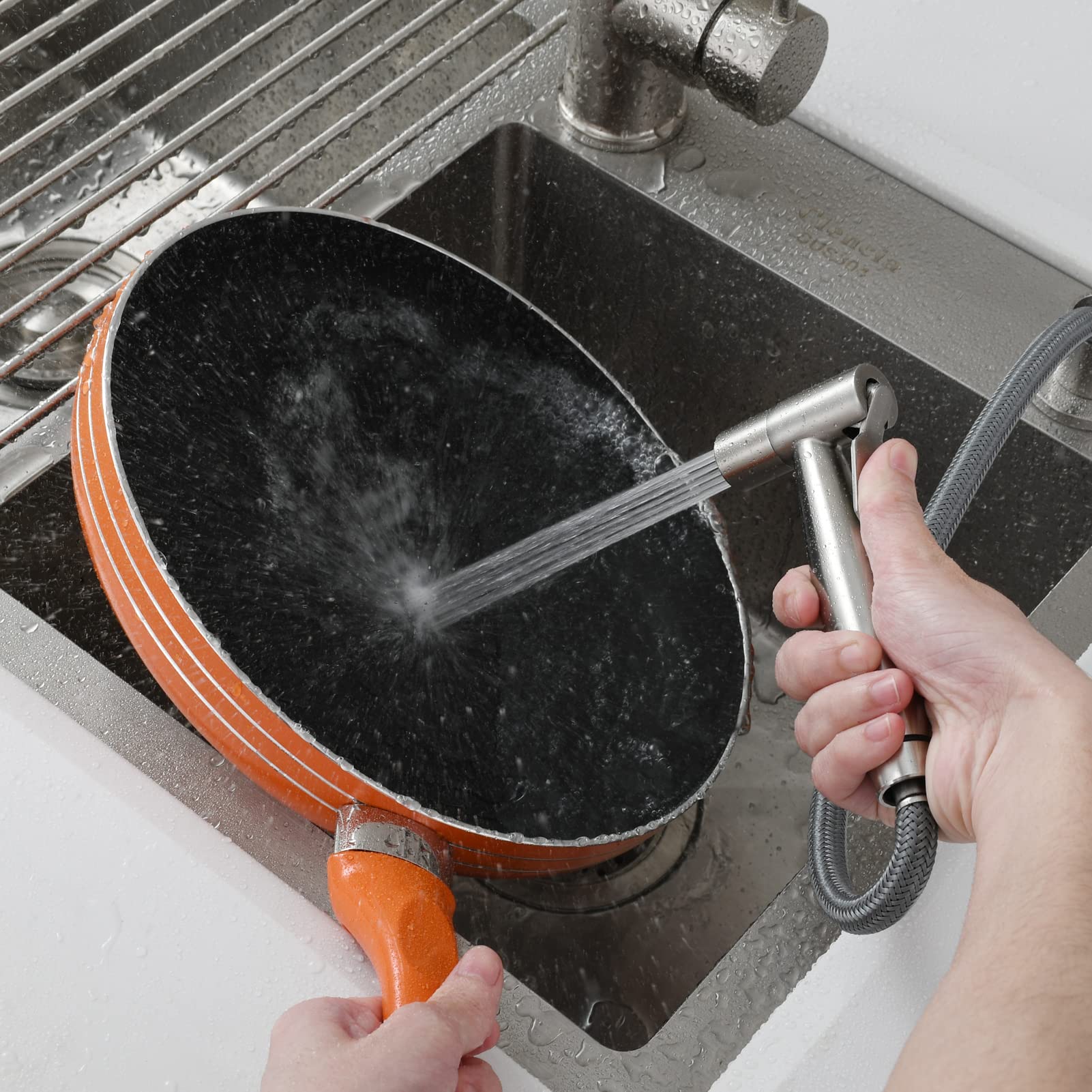 CLMJHG CIENCIA Set di spruzzatori Laterali per lavello da Cucina in Acciaio Inox, doccetta Estraibile con Tubo spruzzatore Laterale e Supporto per spruzzatore, Nero, WS030CF