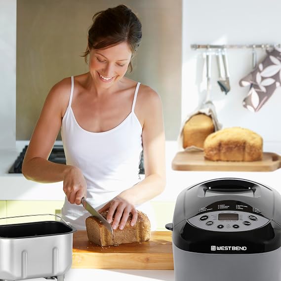 آلة West Bend Hi-Rise Bread Maker قابلة للبرمجة بـ 12 برنامجًا بما في ذلك الأطعمة الخالية من الغلوتين و3 أحجام رغيف وألوان قشرة مع مقلاة خبز أفقية على شكل تقليدي مع شفرات عجن مزدوجة، 3 رطل، رمادي
