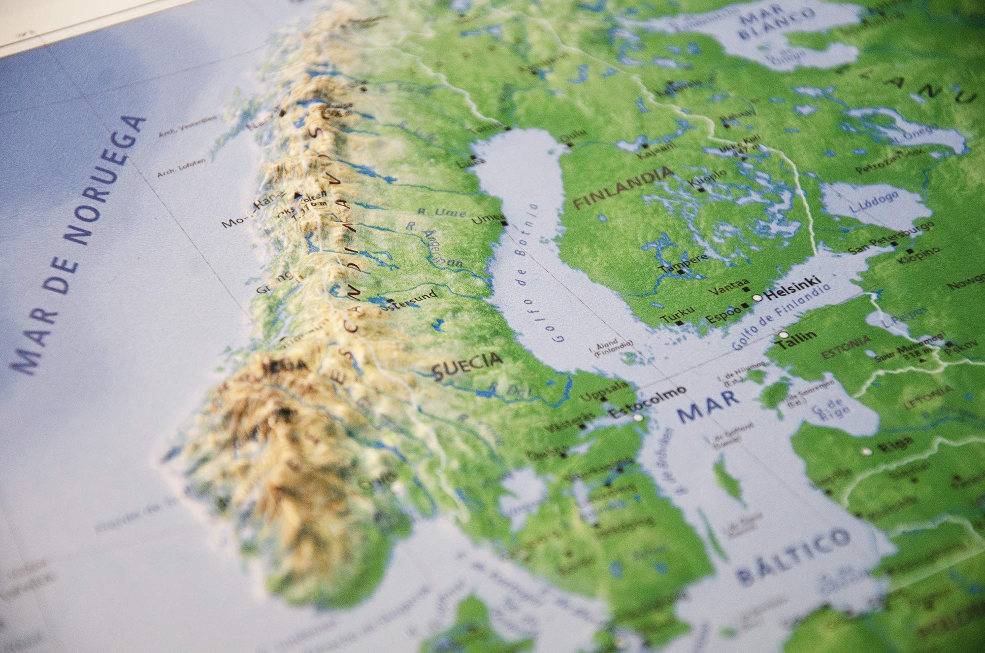 Mapa en relieve Europa físico. Escala 1:11.000.000, 65x45 cm