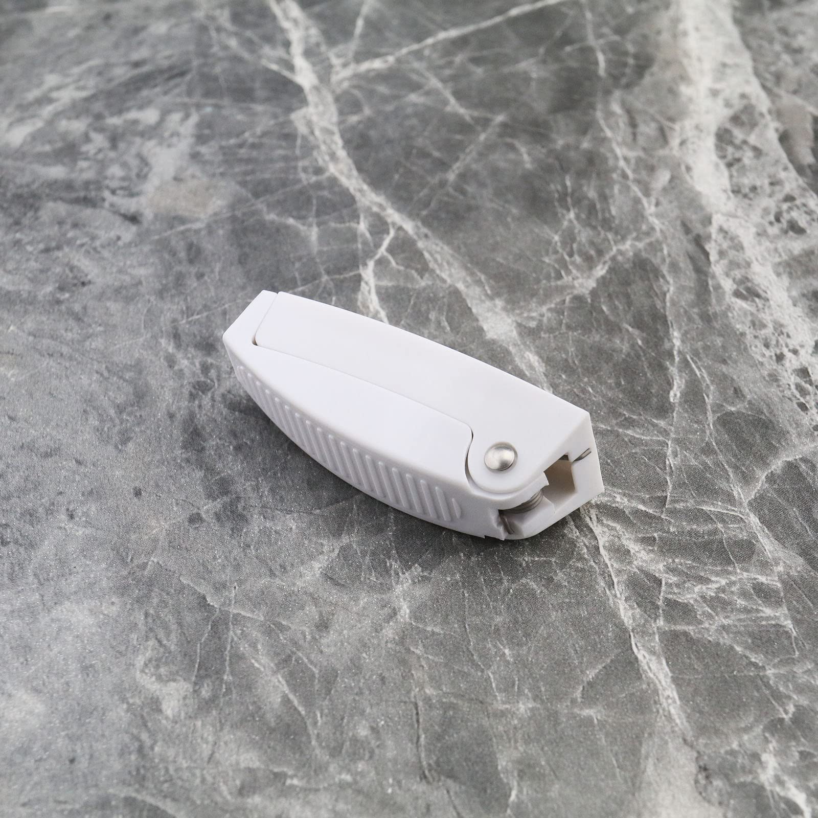 EMagTech Fermo Porta Per Camper – 4 Clip In ABS Per Armadi E Porte, Bianco - copertina