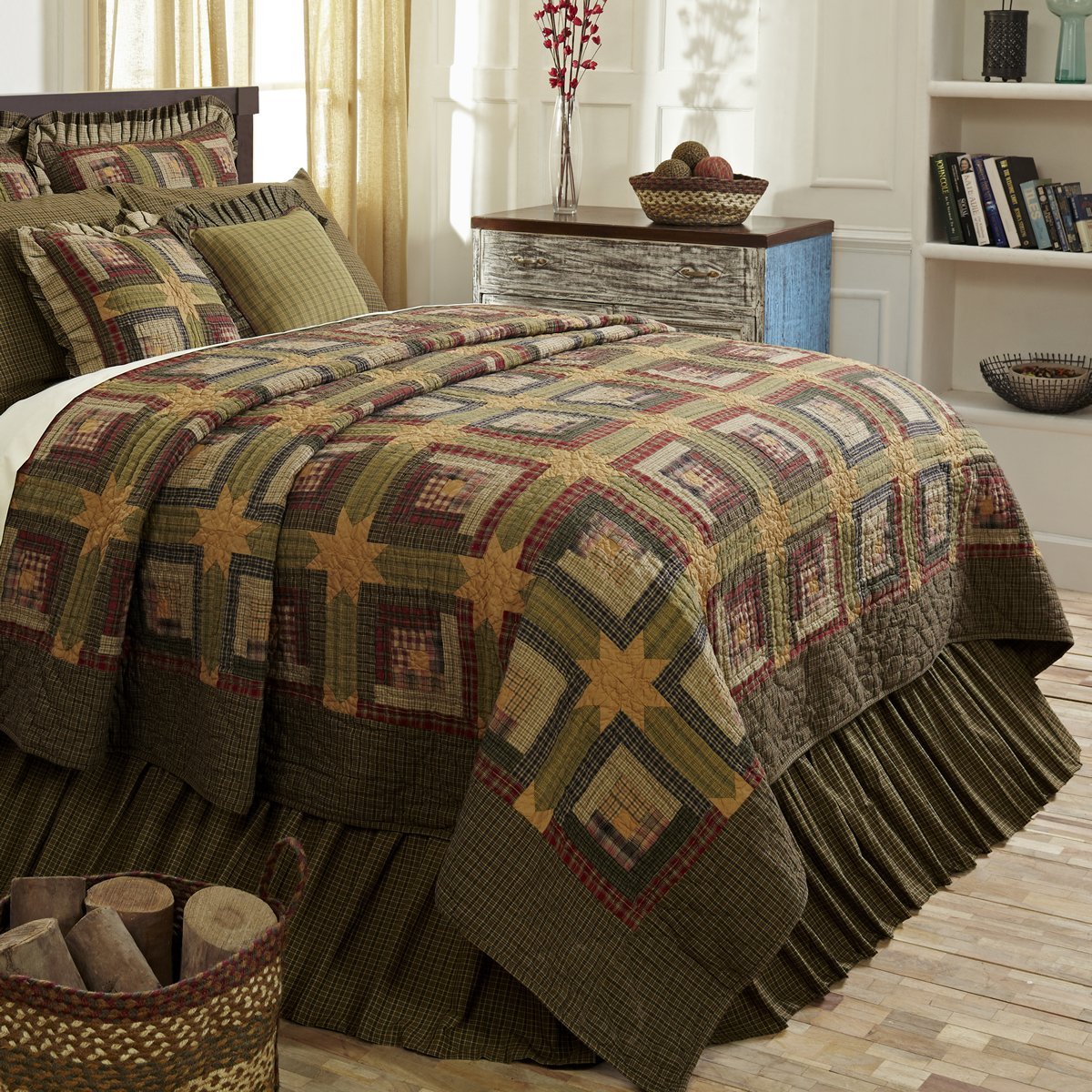 VHC Brands Tea Cabin Queen Quilt 94Wx94L Log Cabin Country Rustic Lodge Design, Moss Green and Deep Red