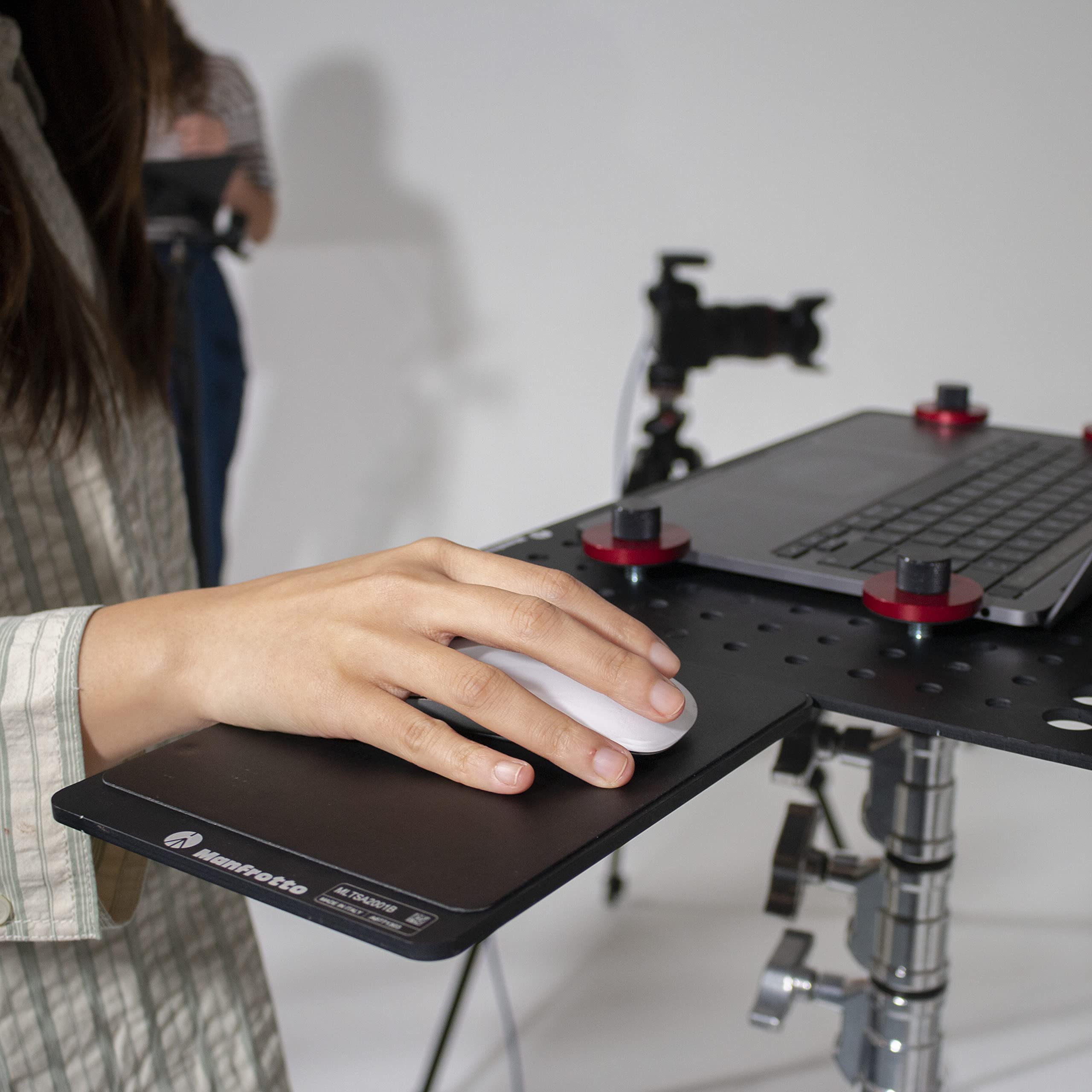 Manfrotto TetherGear MLTSA2001B podkładka pod mysz, akcesoria do uchwytu PC, zewnętrzna podkładka pod mysz do lekkiego aluminiowego uchwytu na laptopa, konfiguracja lewa lub prawostronna, 32 cm x 15