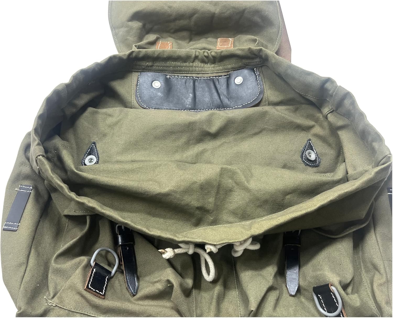 warreplica Deutscher Gebirgsjäger-Rucksack M31 der Wehrmacht aus dem 2. Weltkrieg/Modell 1941, OD-Grün, Reproduktion