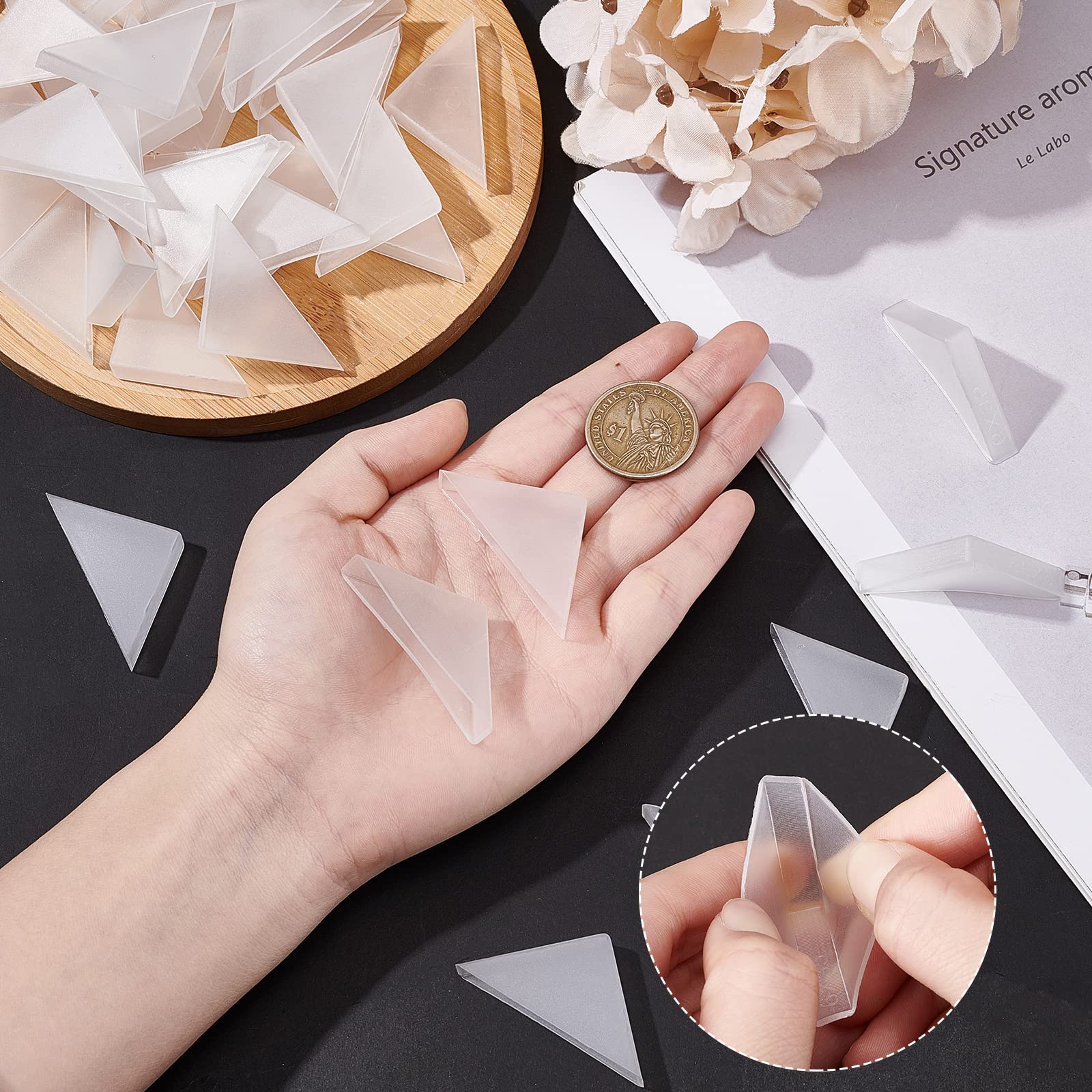 NBEADS 50 Pcs Transparent Photo Corners - Image 3