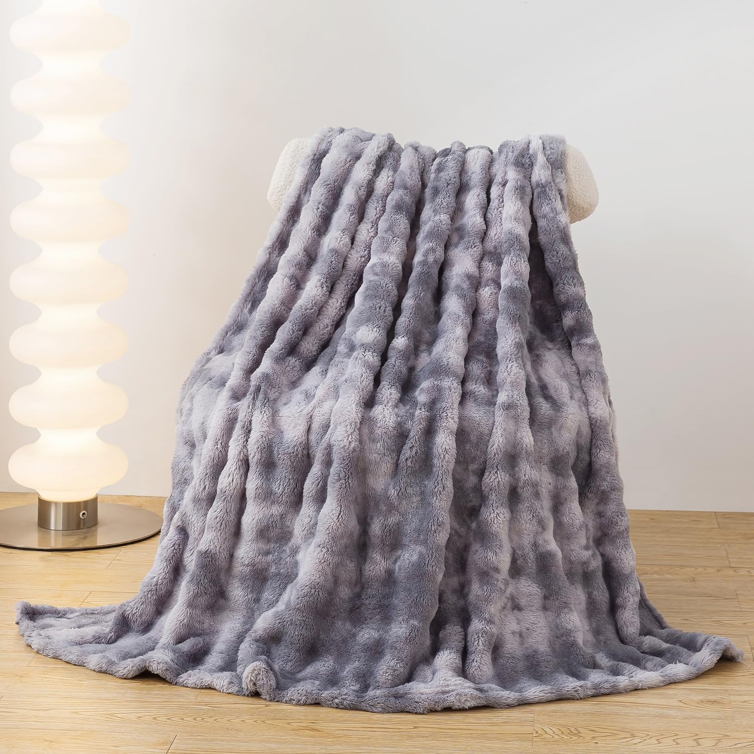 Couverture anti-froid en fausse fourrure douce pour apaiser vos nuits fraîches
